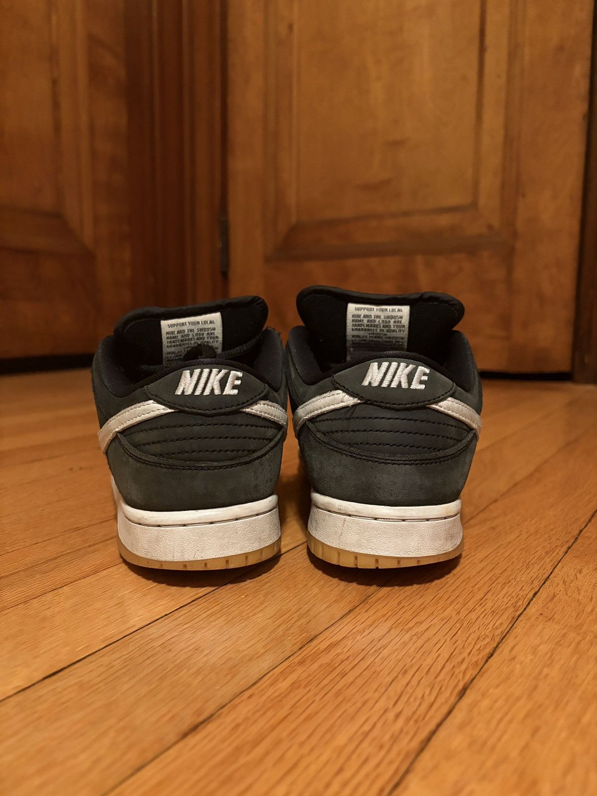 Nike SB Nike SB Dunk Low Black Gum Size 7.5 Size US 7.5 / EU 40-41 - 4 Thumbnail