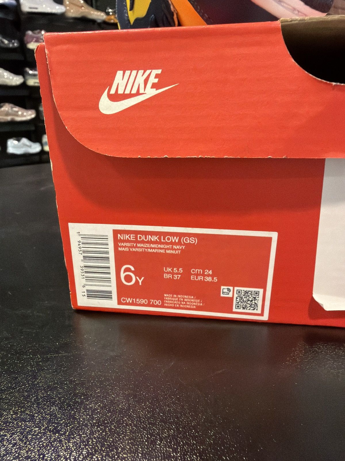 Nike Dunk Low Michigan Size-6Y Brand New Quick Shipping Size US 6 / EU 39 - 8 Thumbnail