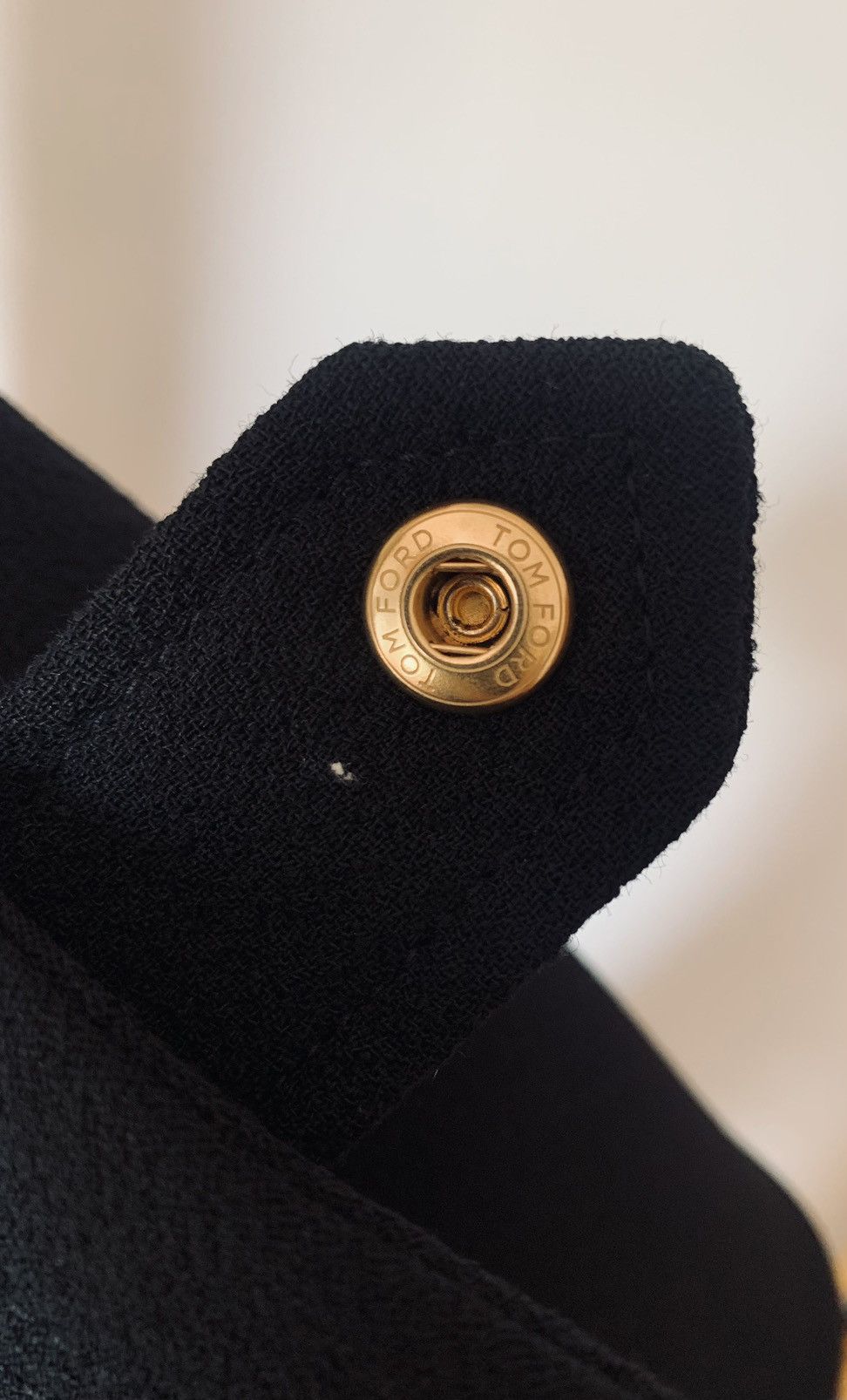 Tom Ford Tom Ford Black Wool Cropped Blazer XS/S – Gold Hardware Size S / US 4 / IT 40 - 10 Thumbnail