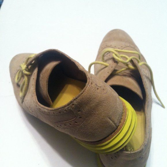 Cole Haan COLE HAAN WOMEN'S PRE-OWNED TAN SUEDE SHOES SIZE: 10B Size US 10 / IT 40 - 2 Thumbnail