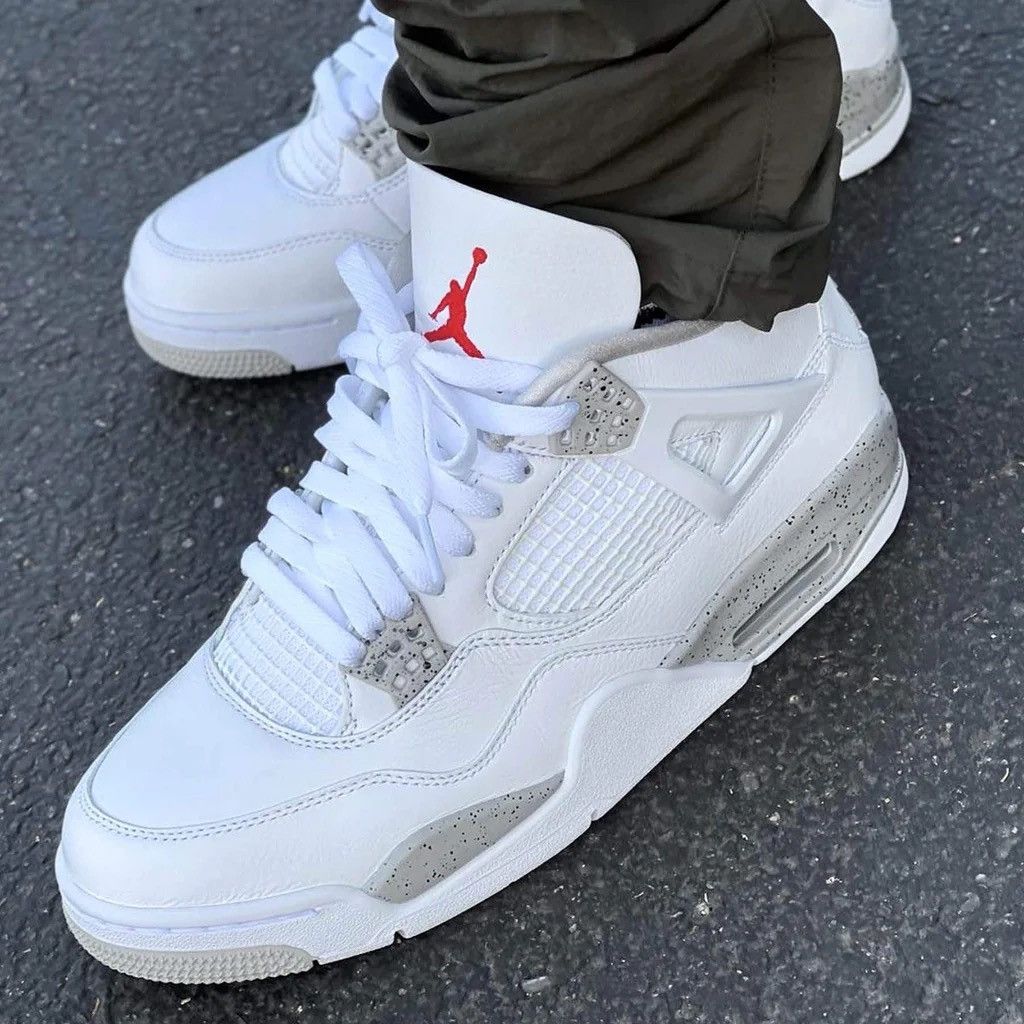 Jordan Brand Air Jordan 4 Retro "White Oreo" size 10US Size US 10 / EU 43 - 11 Thumbnail