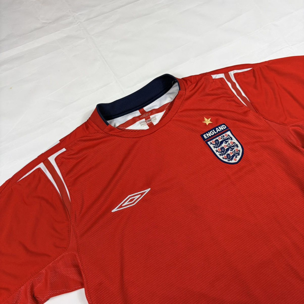 Umbro 2004-05 Umbro England Away Jersey Red Vintage M Size US M / EU 48-50 / 2 - 7 Thumbnail
