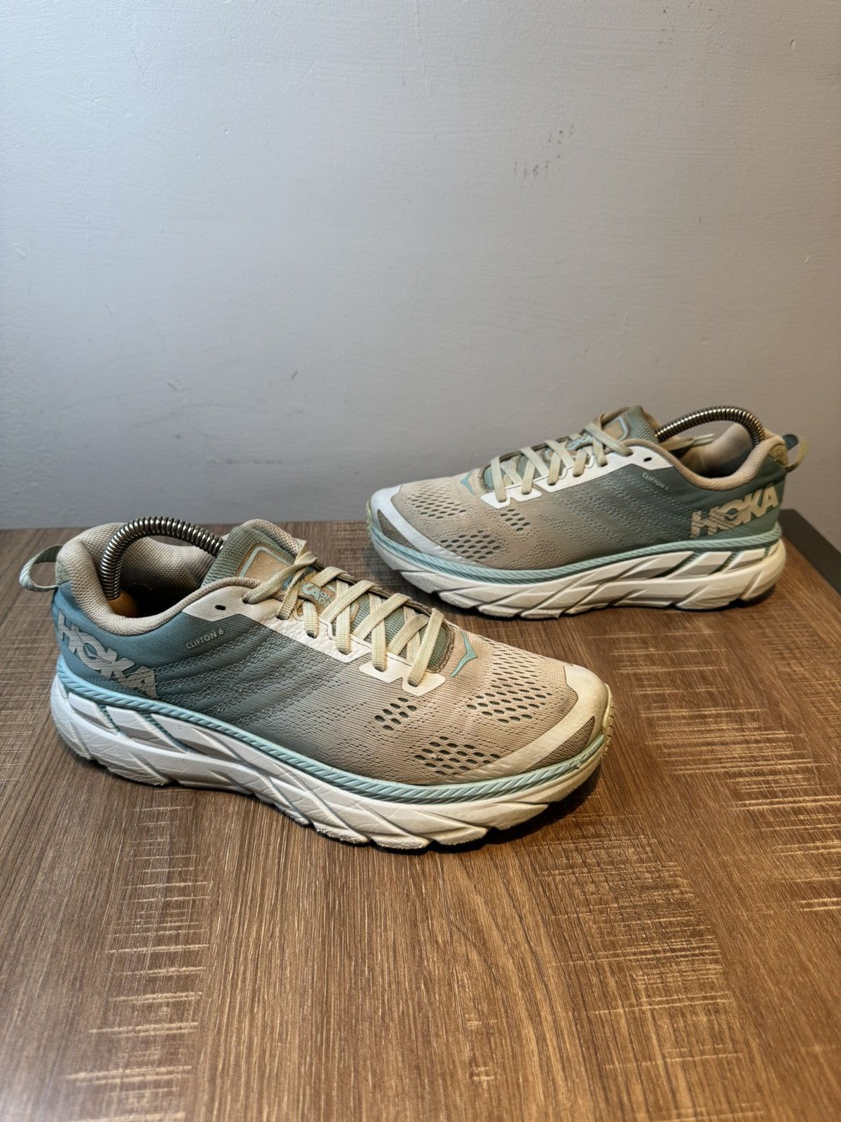 Hoka Hoka One One Womens Clifton 6 1102873 ASWB White Size 8 Size US 8 / IT 38 - 2 Thumbnail