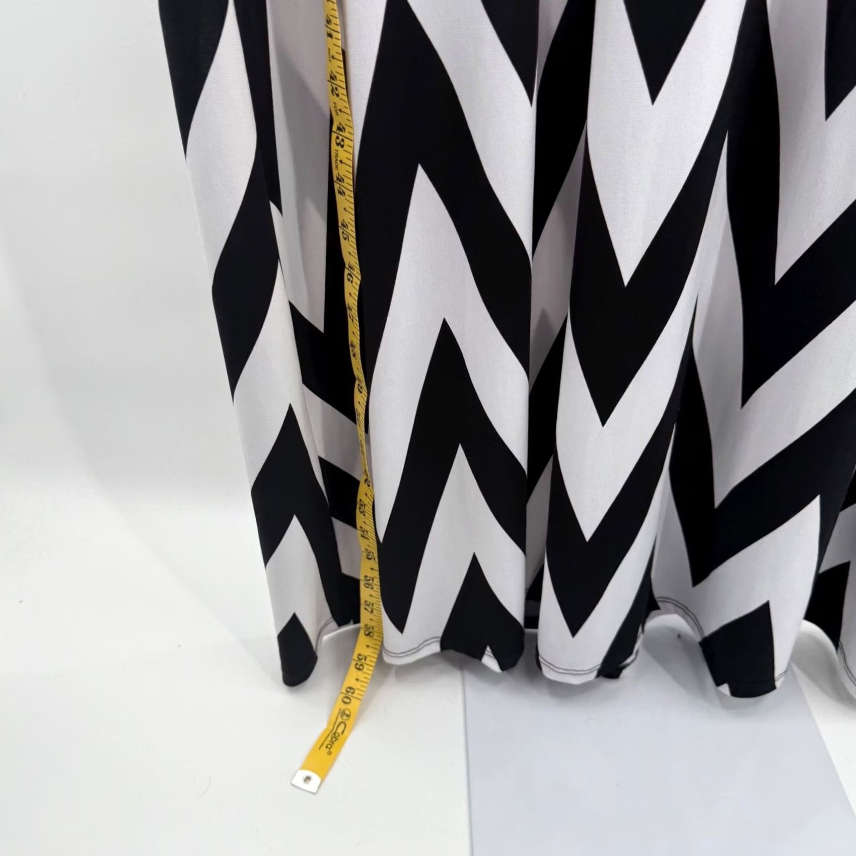 Vintage Hot in Hollywood Dress Chevron Print Midi Casual Career 2X Womens V-Neck 3/4 Sleeve Black Geometric Elegant Workwear Holiday 2X Size XXL / US 16-18 / IT 52-54 - 3 Thumbnail