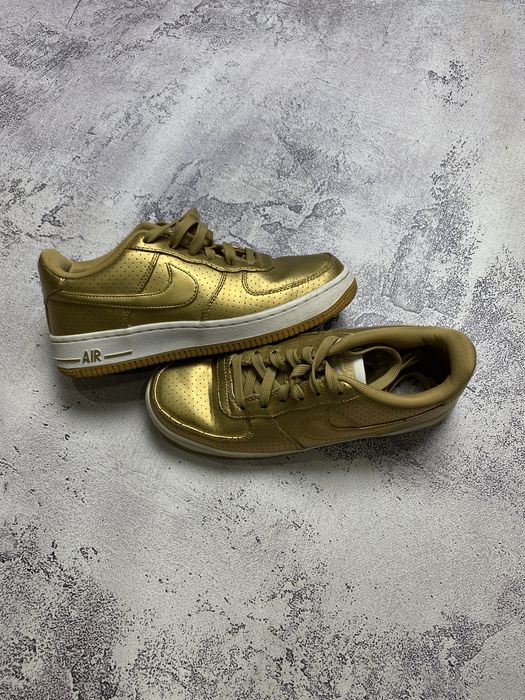 airforces gold