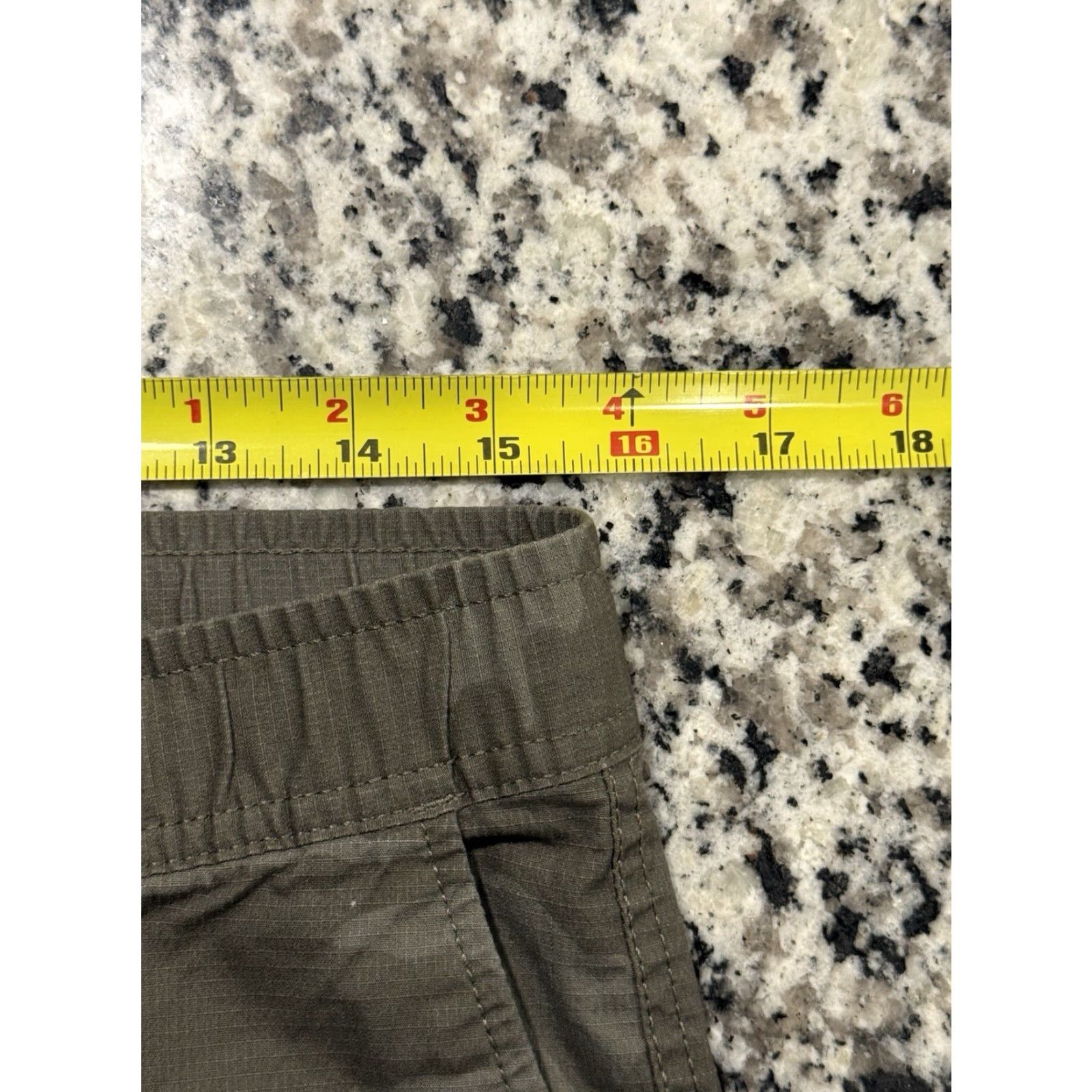 Vuori Vuori Womens Jogger Pants Green Ripstop Camouflage Minimal Zipper Adjustable Waist Pockets Athleisure Outdoor Climbing Hiking Walking Size 32" / US 10 / IT 46 - 2 Thumbnail