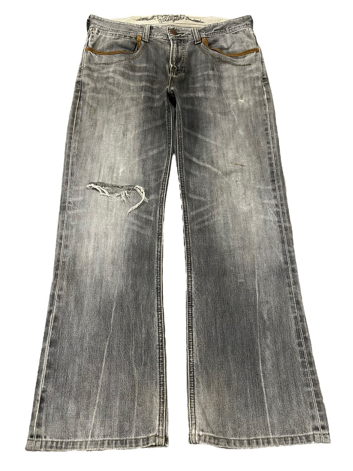 Wrangler Vintage 90s Wrangler Faded Wash Distressed Wide Leg Jeans Size US 34 / EU 50 - 1 Thumbnail