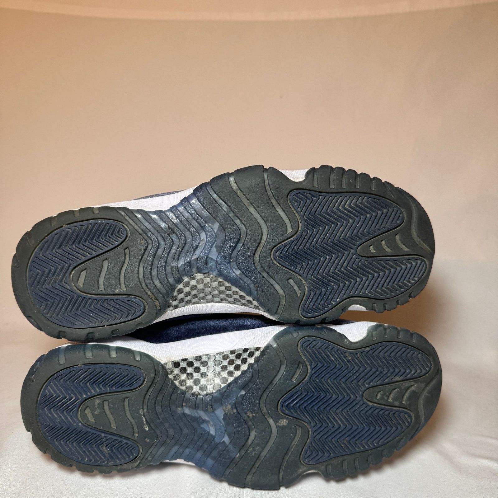 Jordan Brand × Nike Size 11 - Wmns Air Jordan 11 Retro Midnight Navy Velvet Size US 11 / IT 41 - 7 Thumbnail