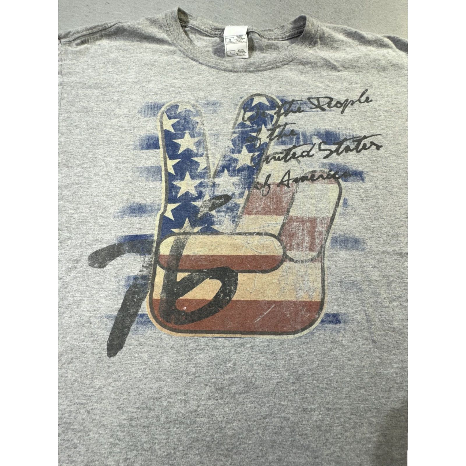 Fruit Of The Loom VINTAGE Fruit of the Loom Shirt Men Large Gray USA Peace Sign 76 Graphic Patriotic Tee Size US L / EU 52-54 / 3 - 2 Thumbnail