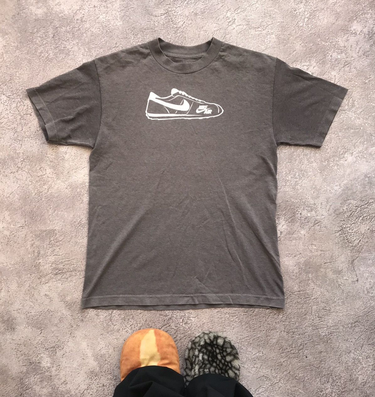 Vintage Vintage Nike Swoosh Graphic Tee Streetwear Y2K Skate Faded M Size US M / EU 48-50 / 2 - 1 Thumbnail