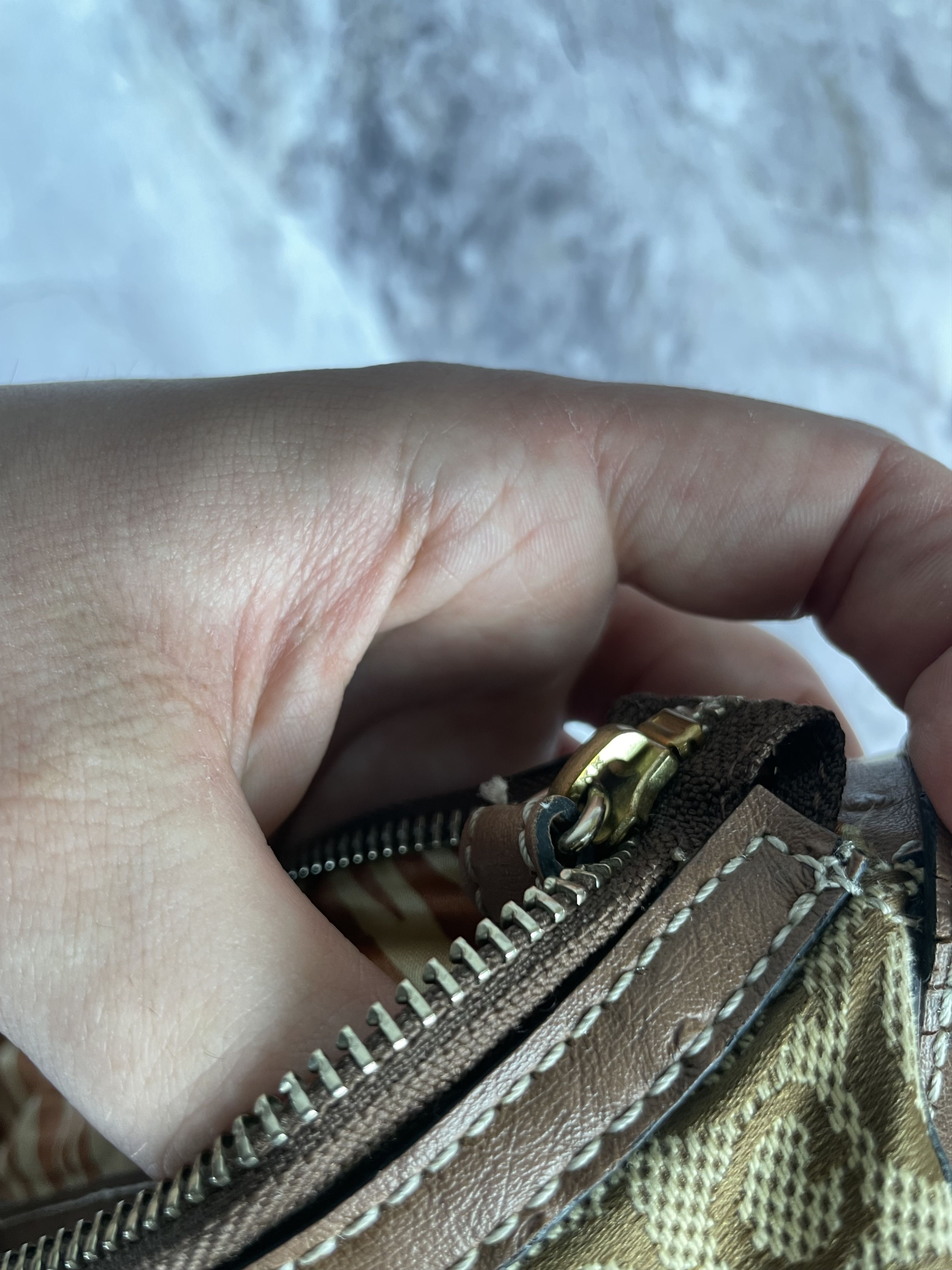 Guess Guess VNTG Y2K Monogram Mini Shoulder Bag Messenger Size ONE SIZE - 7 Thumbnail