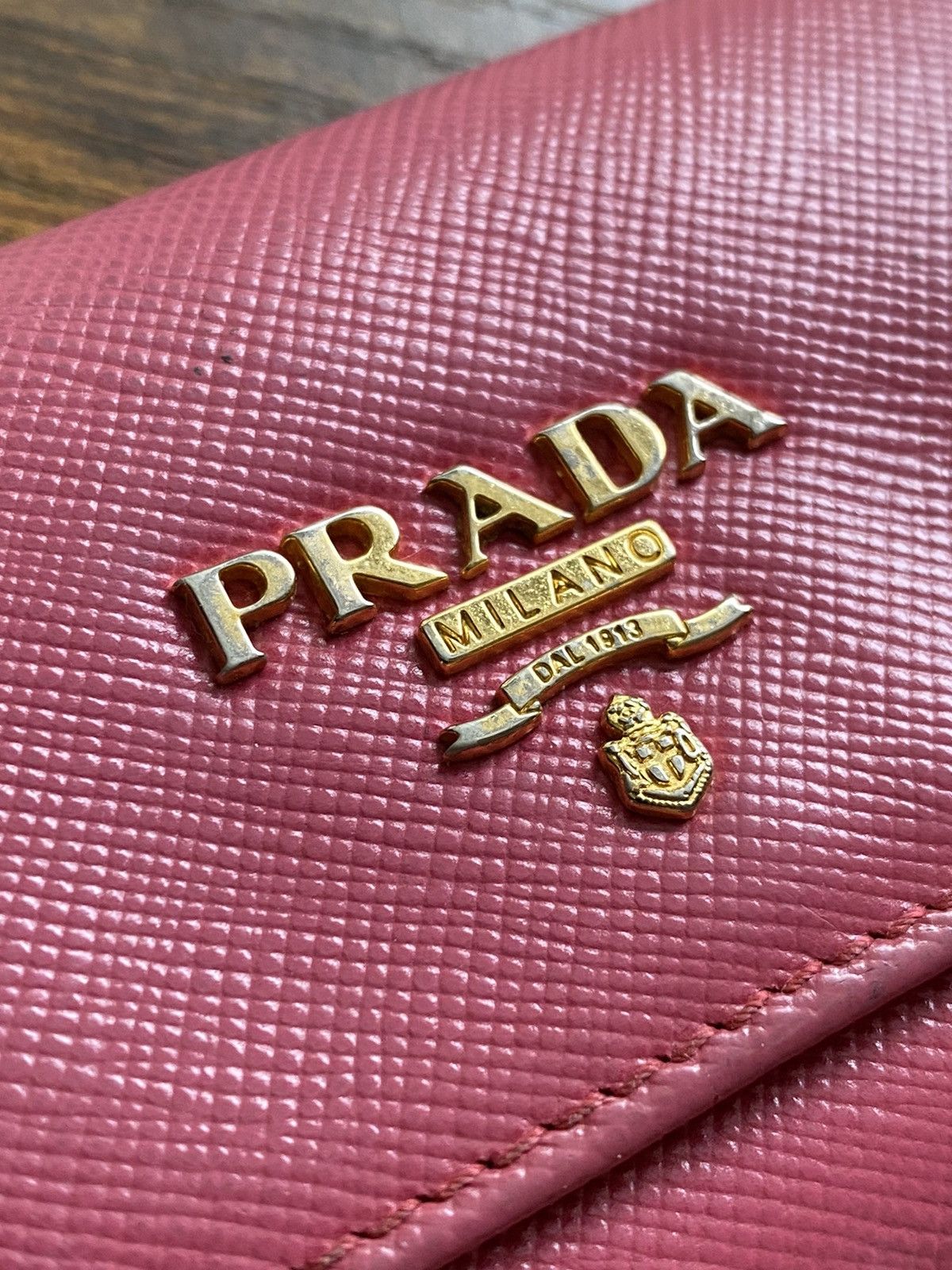 Prada Saffiano metal peonia key holder