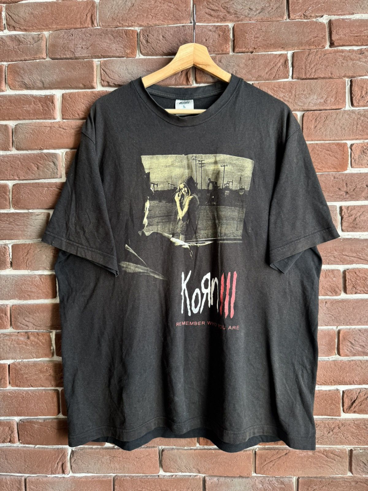 Vintage Vintage 00s Korn Tee Remember Who You Are Nu Metal Band Tee Size US XL / EU 56 / 4 - 1 Thumbnail