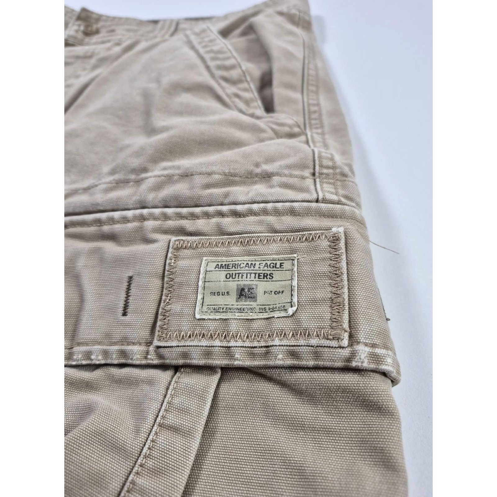 American Eagle Outfitters VINTAGE? No. Y2K American Eagle Outfitters Cargo Shorts Mens 38 Beige Canvas Drawstring Size US 38 / EU 54 - 3 Thumbnail