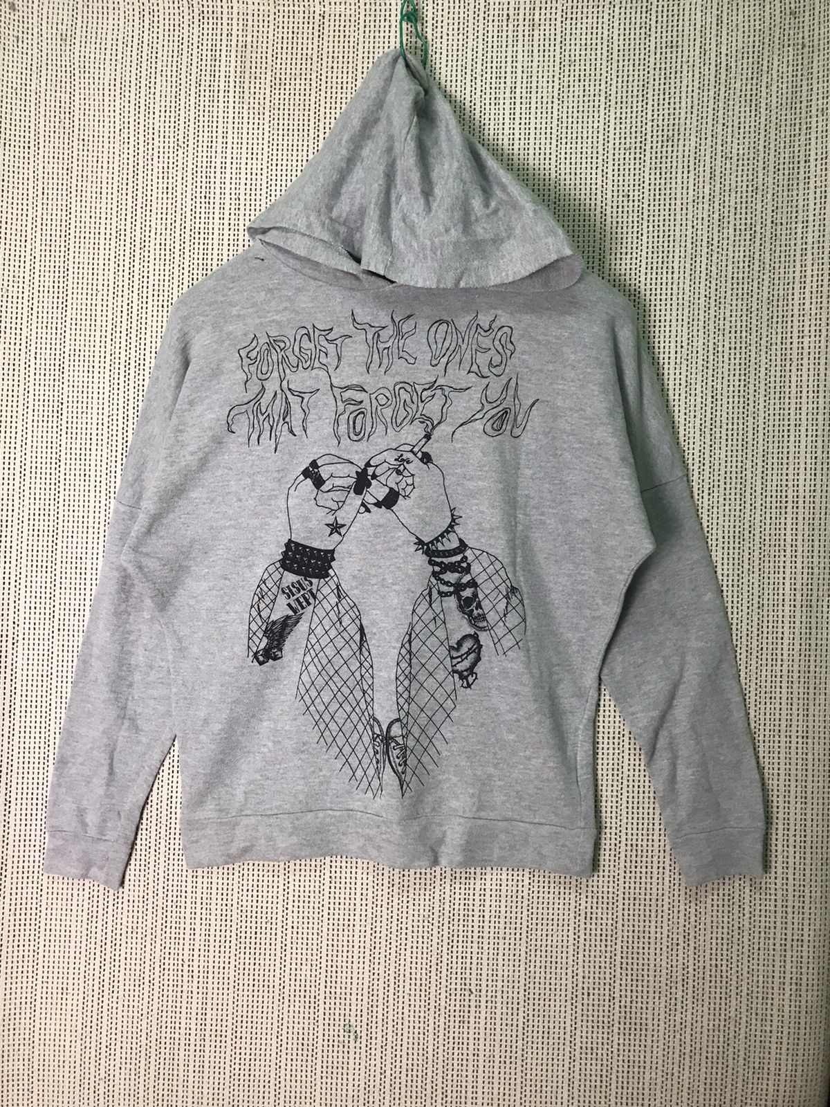 image of Seditionaries x Vintage Glad News Forget The Ones That Forget You in Grey, Women's (Size Small)