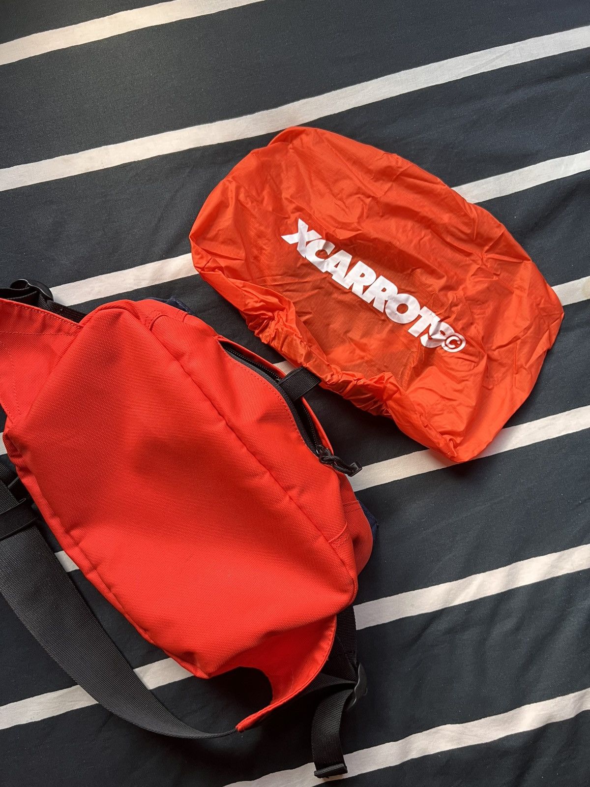 Carrots by Anwar Carrots × Xlarge XLarge X Carrots XCARROTS Shoulder Waist Zipper Bag Size ONE SIZE - 3 Thumbnail