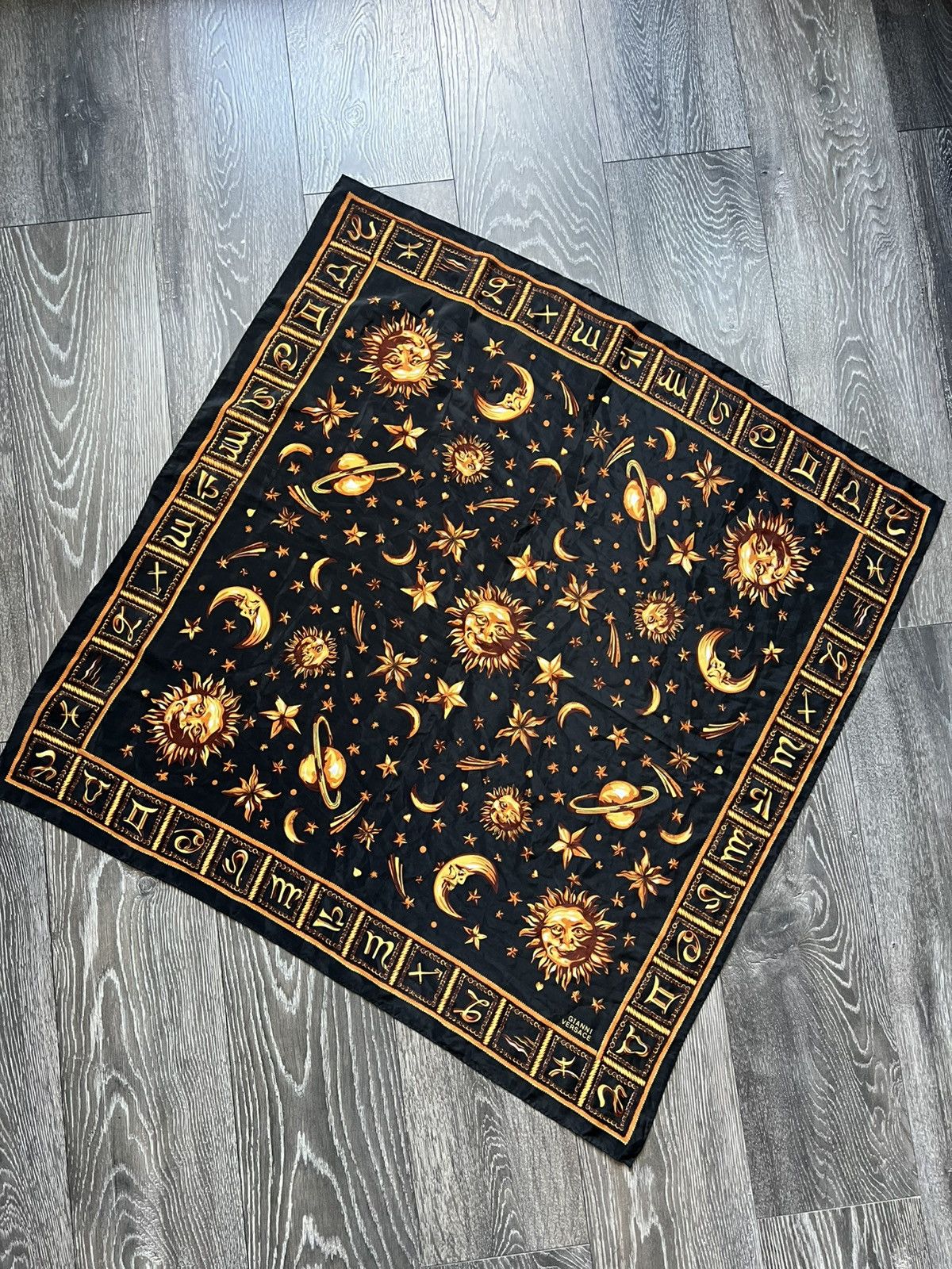 Versace × Vintage Gianni Versace Silk Scarf Size ONE SIZE - 2 Thumbnail