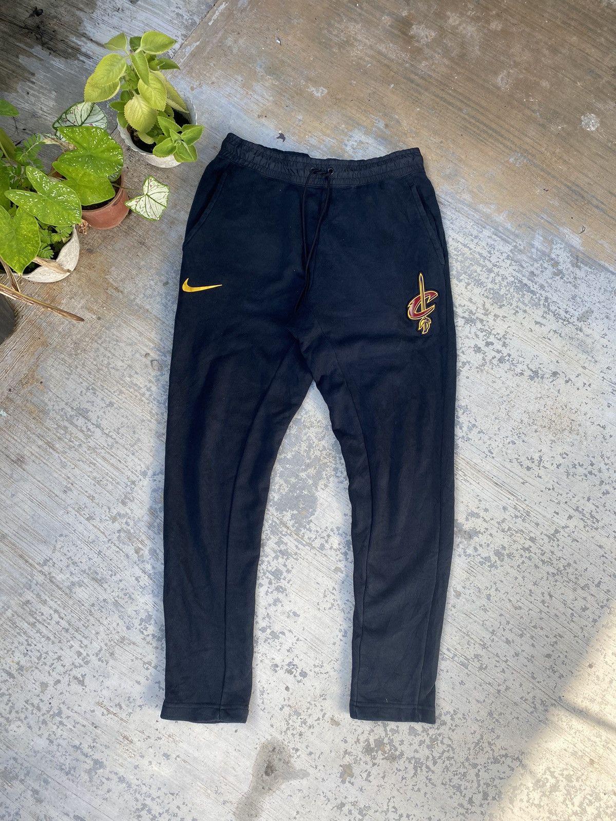 NBA × Nike × Vintage Vintage Nike Cavaliers Basketball Sweatpants NBA Size US 29 - 1 Thumbnail