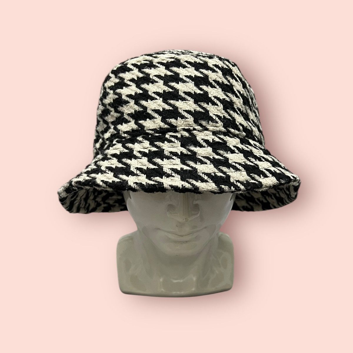 Edition Japan × H&M × L.O.G.G. VINTAGE H&M HOUNDSTOOTH BUCKET HAT Size ONE SIZE - 3 Thumbnail