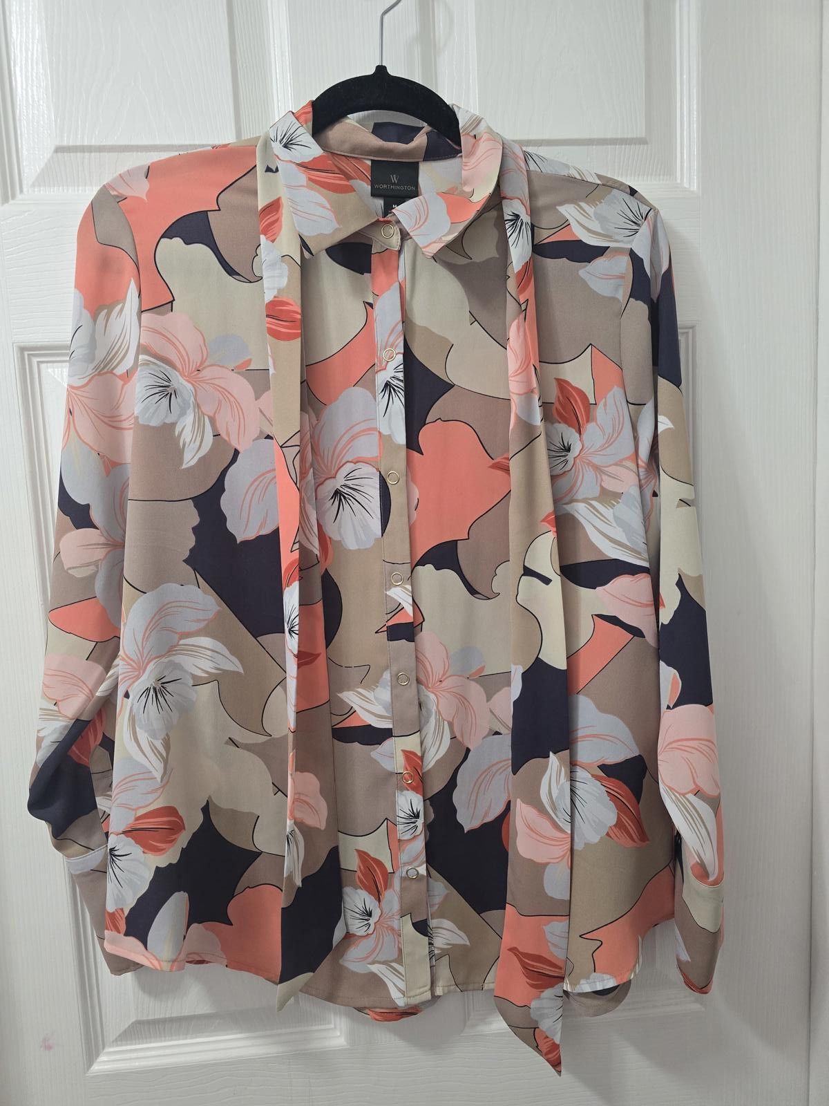 Worthington Worthington Floral Long Sleeve Button-Up Blouse w Neck Tie Size M / US 6-8 / IT 42-44 - 3 Thumbnail