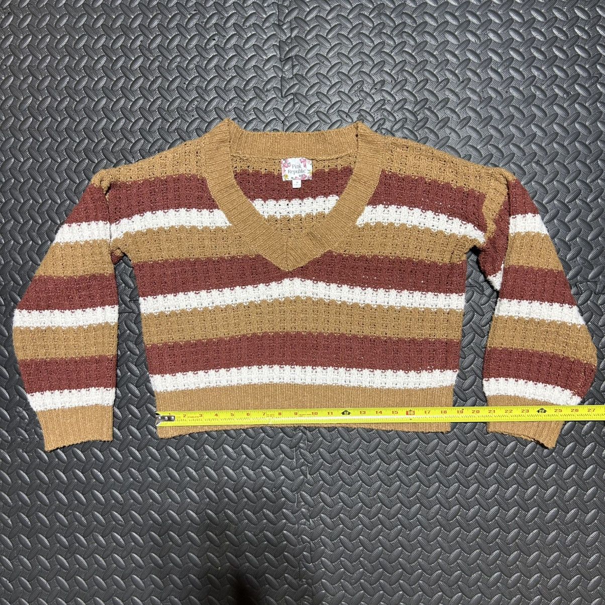 Other Pink Republic Cropped Sweater Waffle Knit V-Neck Medium Size M / US 6-8 / IT 42-44 - 5 Thumbnail