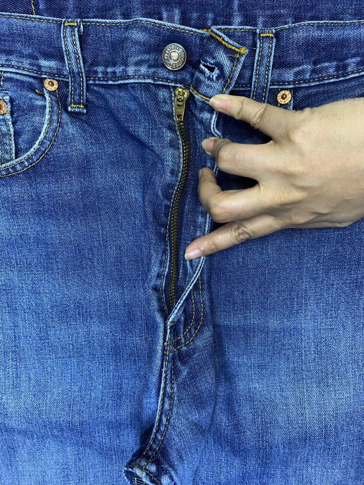 Levi's SALES🔥Vintage 90s Levis 505 Blue Wash Distress Loose Jeans Size US 33 - 3 Thumbnail