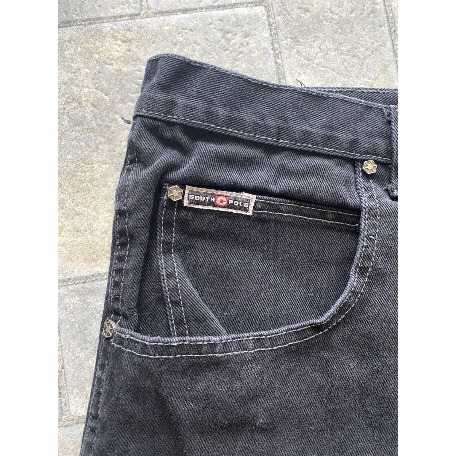 Southpole VINTAGE Southpole Denim Shorts Men’s Size 42 Black Embroidered Back Pocket Shorts Mens 42 Black Embroidered Back Pocket Size US 42 / EU 58 - 6 Thumbnail