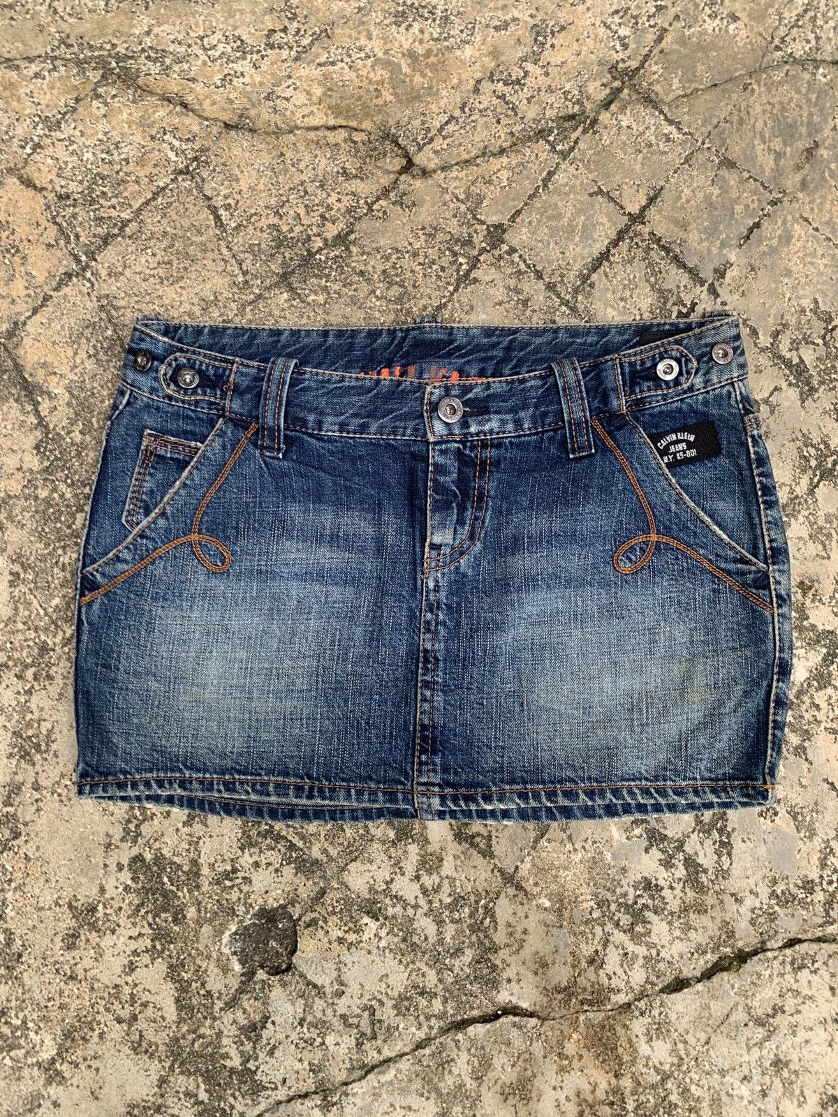Calvin Klein Calvin Klein Jeans NY Washed Pocket Accent Mini Jeans Skirt Size 25" / US 0 / IT 36 - 1 Thumbnail