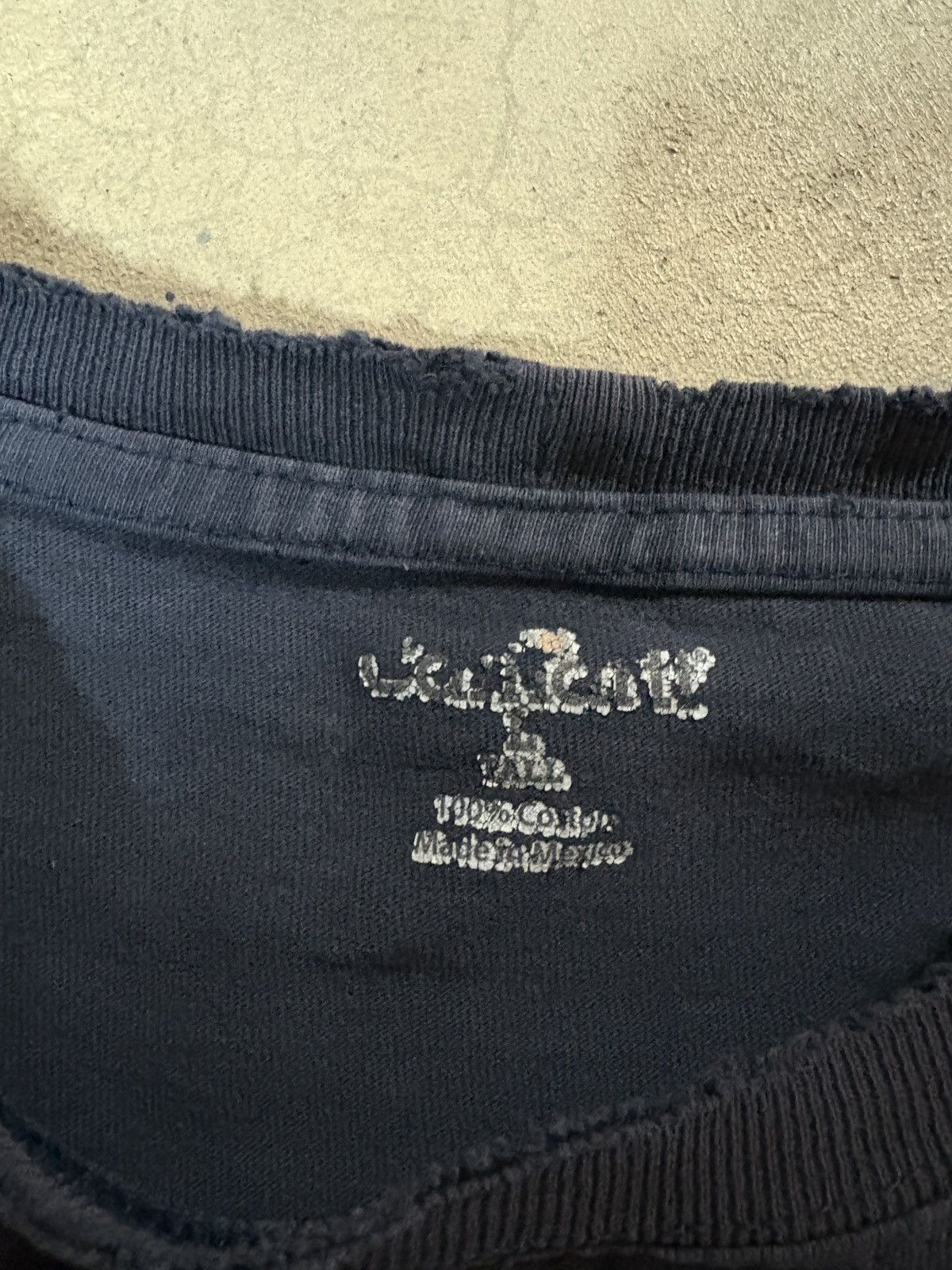 Carhartt VTG 00’s Carhartt Distressed Pocket Tee T-shirt Faded Navy Size US XL / EU 56 / 4 - 4 Thumbnail