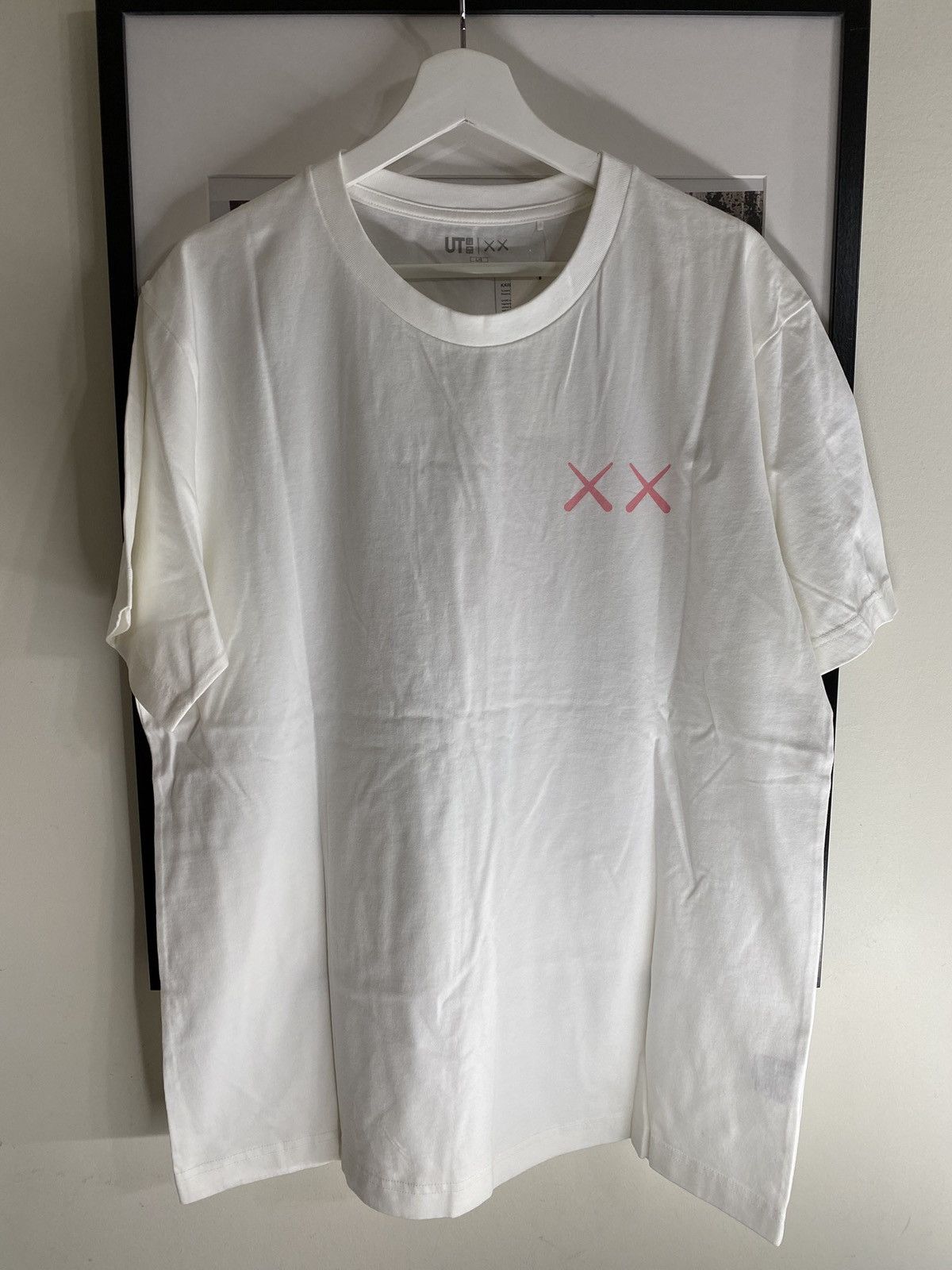 Kaws × Uniqlo Uniqlo Kaws Pink BFF T-Shirt Size US L / EU 52-54 / 3 - 2 Thumbnail