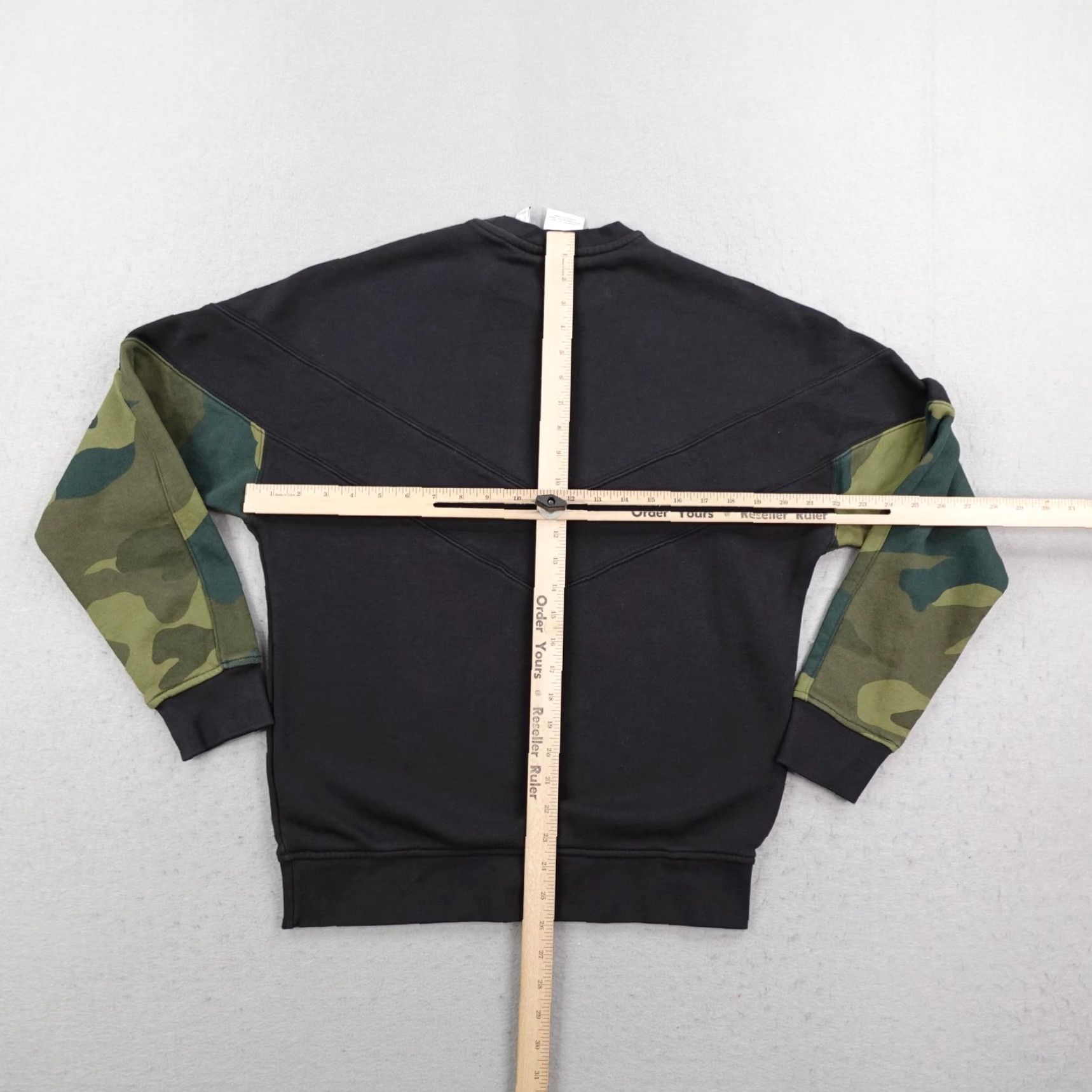 Adidas Adidas Sweatshirt Men Small Black Green Camo Trefoil Crewneck Pullover Knit, Regular Fit, All Seasons, Logo, Outdoors/Sports Size US S / EU 44-46 / 1 - 5 Thumbnail