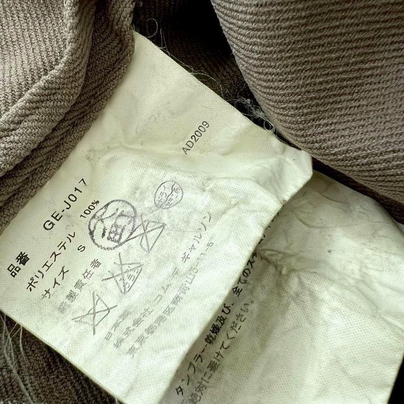 Comme des Garcons Comme Des Garcons Ling dovetail deformed pleated shirt top Size S / US 4 / IT 40 - 7 Thumbnail