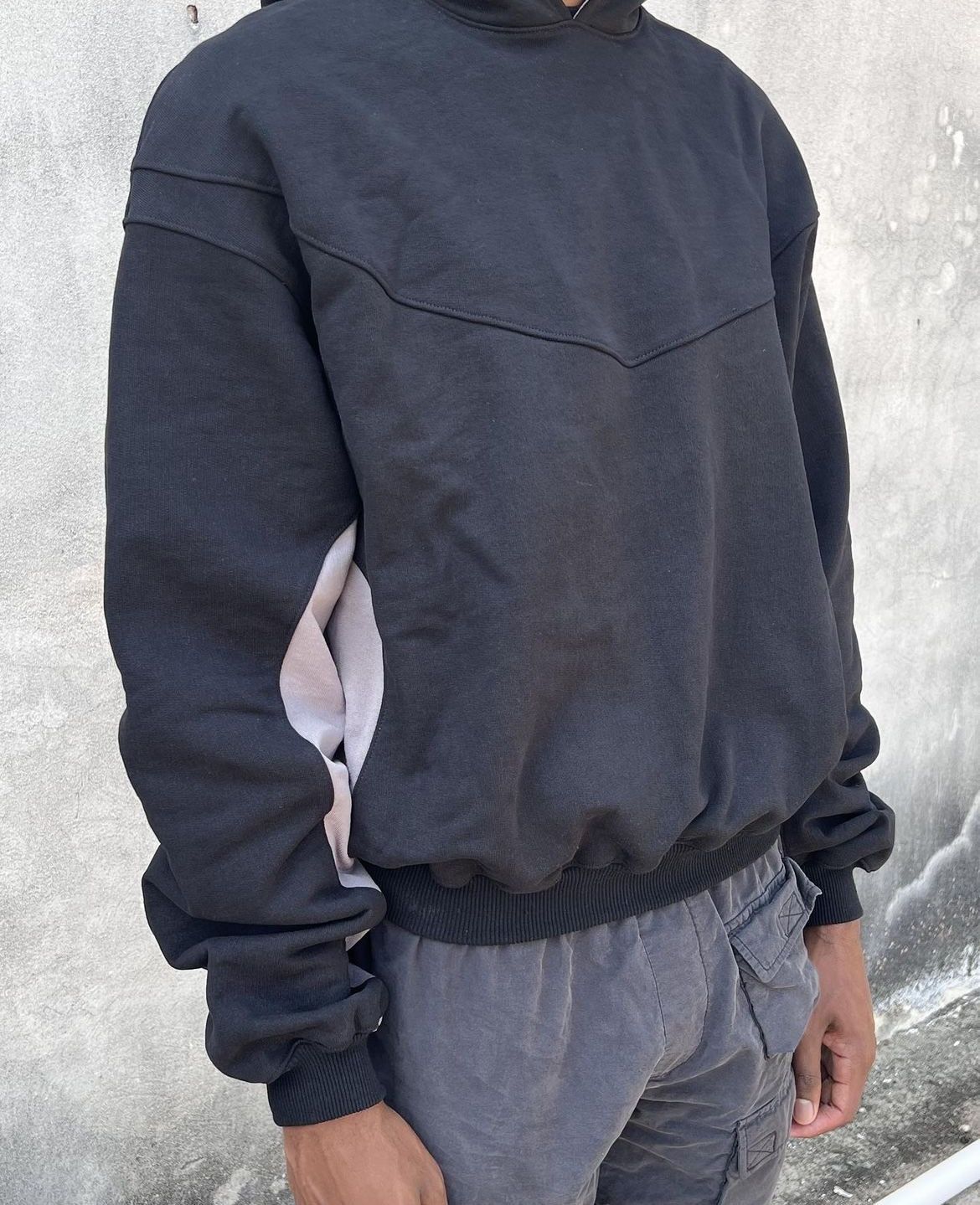 Other Dekoi Studios Ellipse Cropped Hoodie (Black) Size US L / EU 52-54 / 3 - 11 Thumbnail