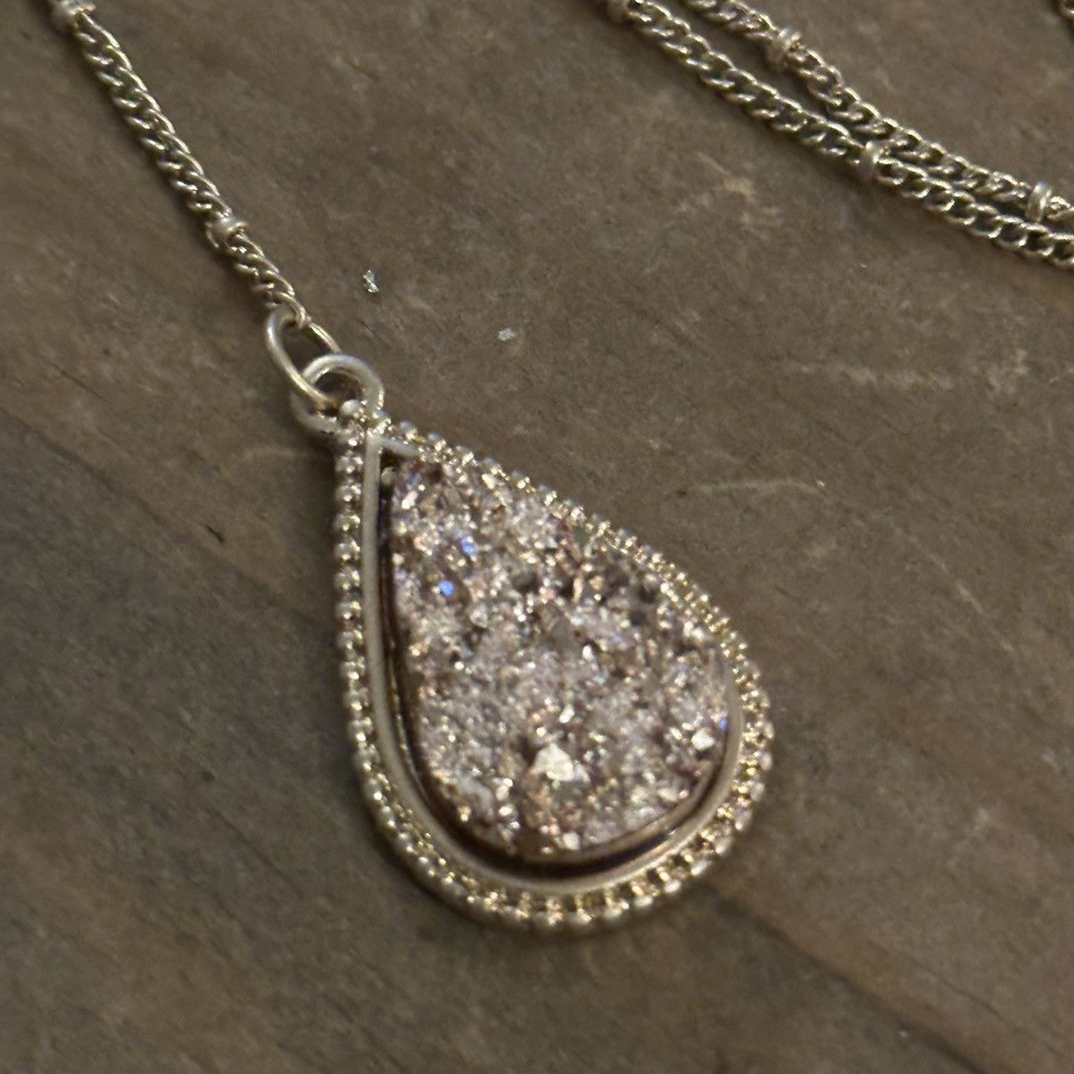 Other Gold tone druzy teardrop lariat necklace Size ONE SIZE - 4 Thumbnail