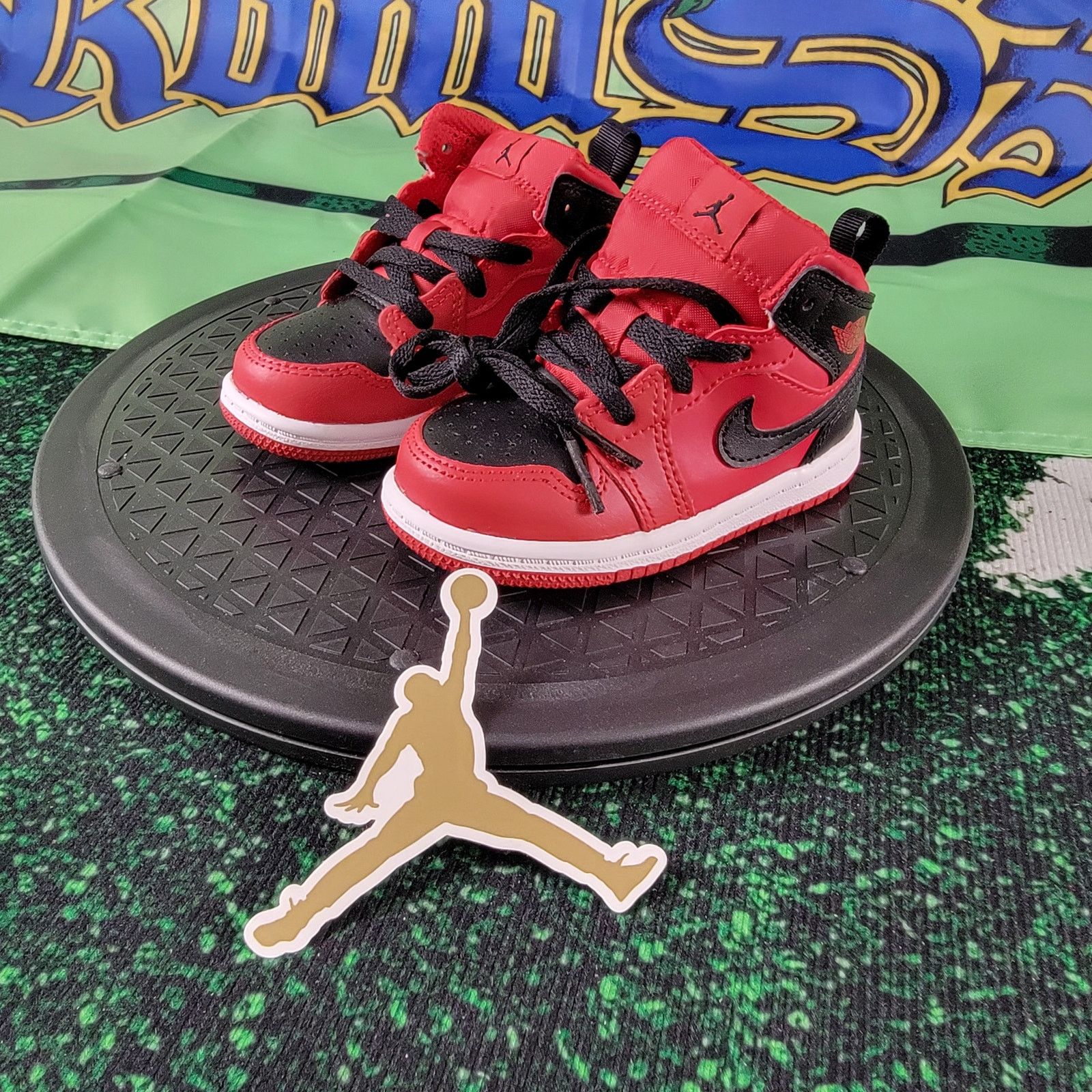 Nike Toddler's Jordan 1 Mid Reverse Bred Gym Red/Black-White Sz 6 Size US 6 / EU 39 - 1 Thumbnail
