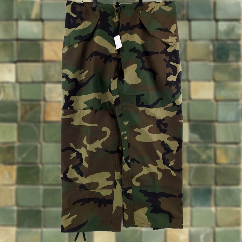 Vintage US Military Extended Cold Weather Trouser Woodland Camo GTX Mens L Reg NWT Size US 33 - 1 Thumbnail
