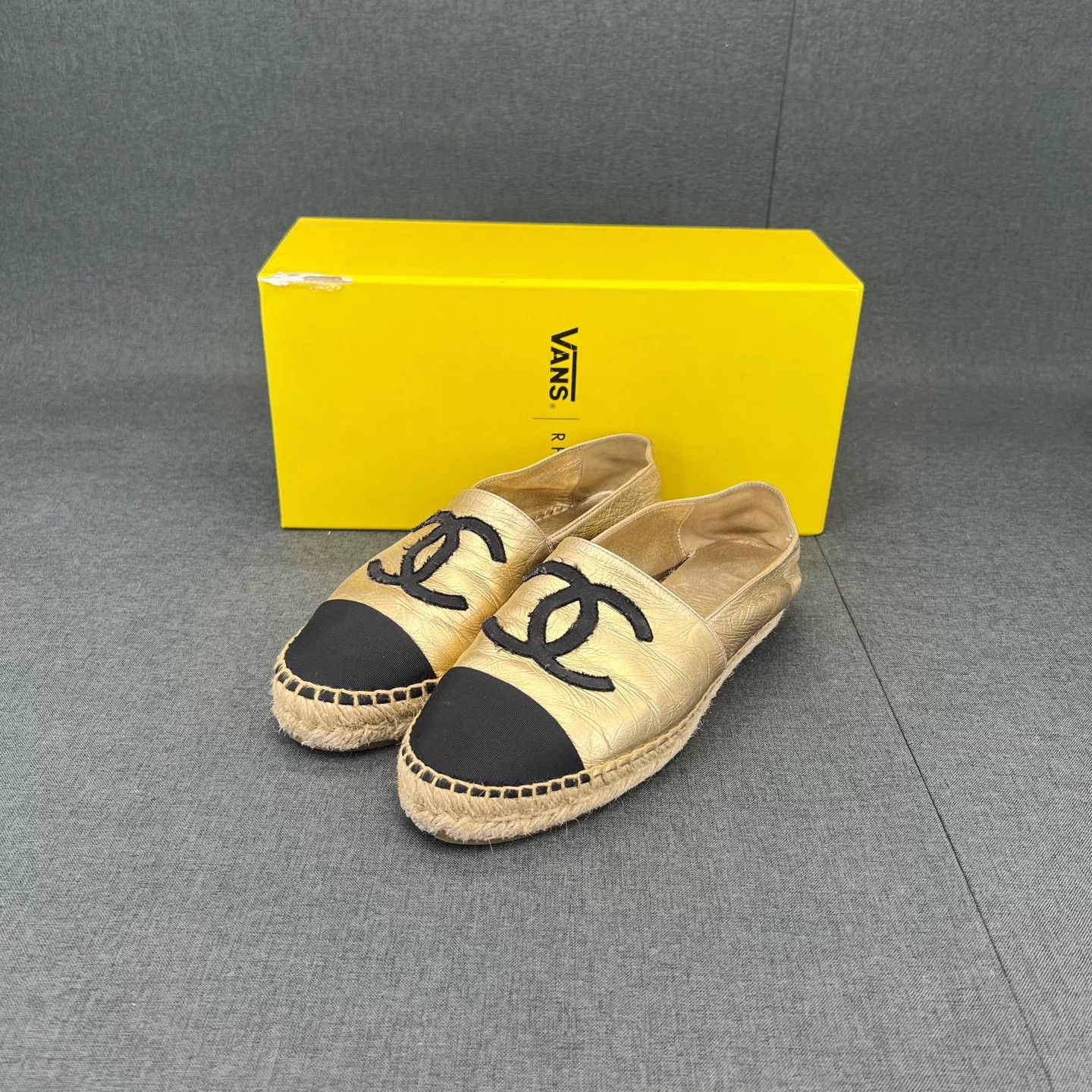 Chanel Chanel Classic CC Black & Gold Fisherman Shoes 38 Size US 7 / IT 37 - 1 Thumbnail
