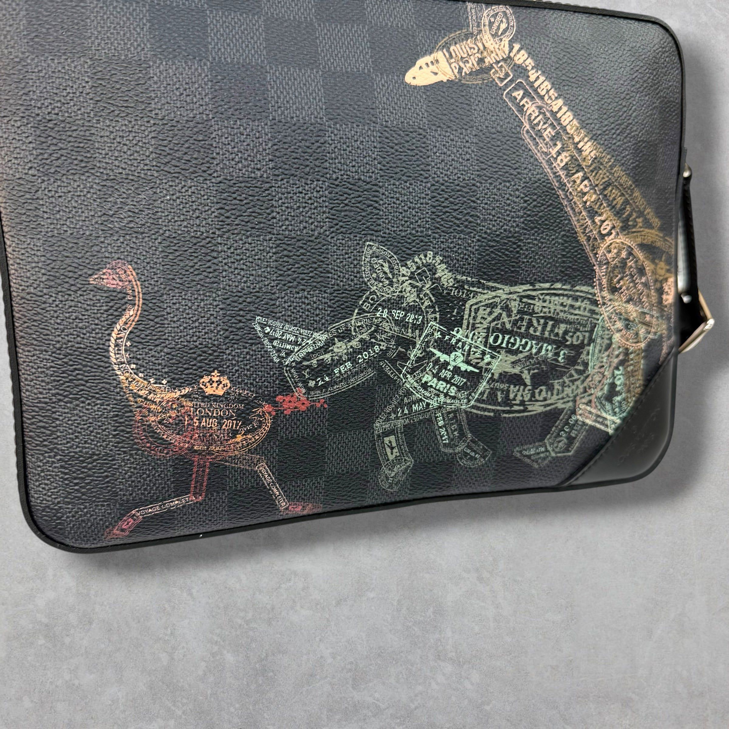 Louis Vuitton Louis Vuitton Wild Animals Damier Trio Messenger Bag Size ONE SIZE - 6 Thumbnail