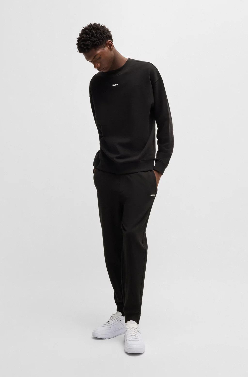OAMC o1y0225 Logo Crewneck Sweatshirt in Black Size US L / EU 52-54 / 3 - 5 Thumbnail
