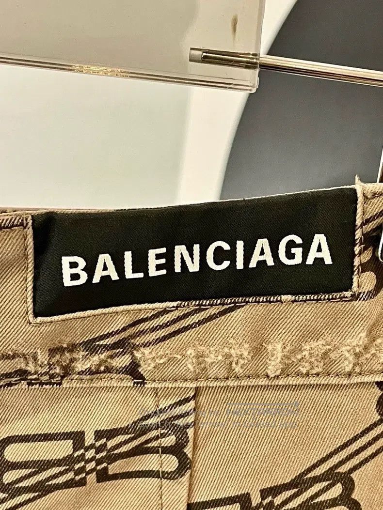 Balenciaga Balenciaga size XS Interwoven Letter Print Casual Brown Kh Size US 27 - 4 Thumbnail