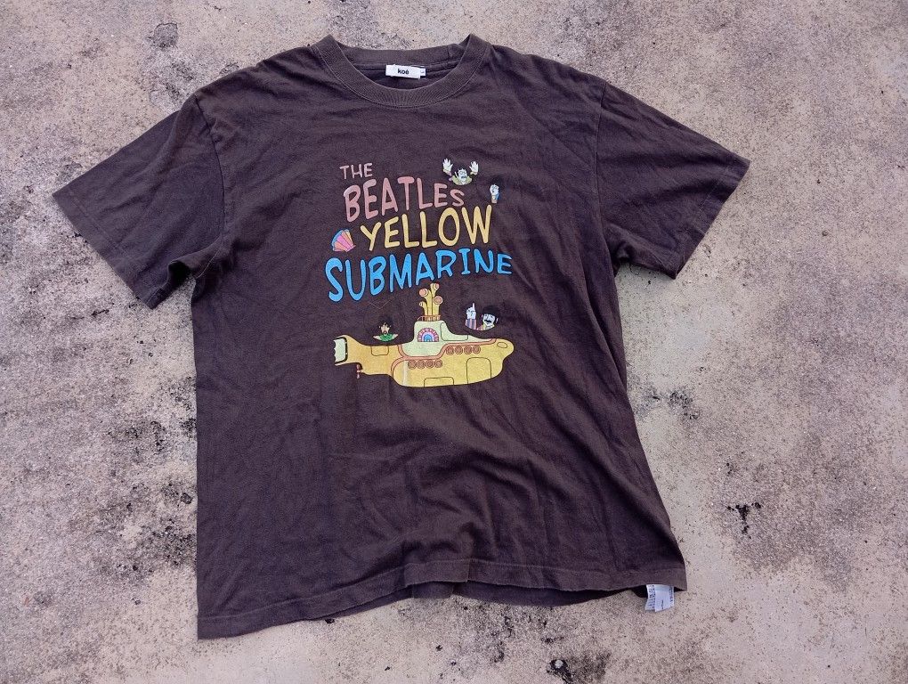 Japanese Brand The Beatles 🍏 Yellow Submarines Tshirt Size US L / EU 52-54 / 3 - 2 Thumbnail