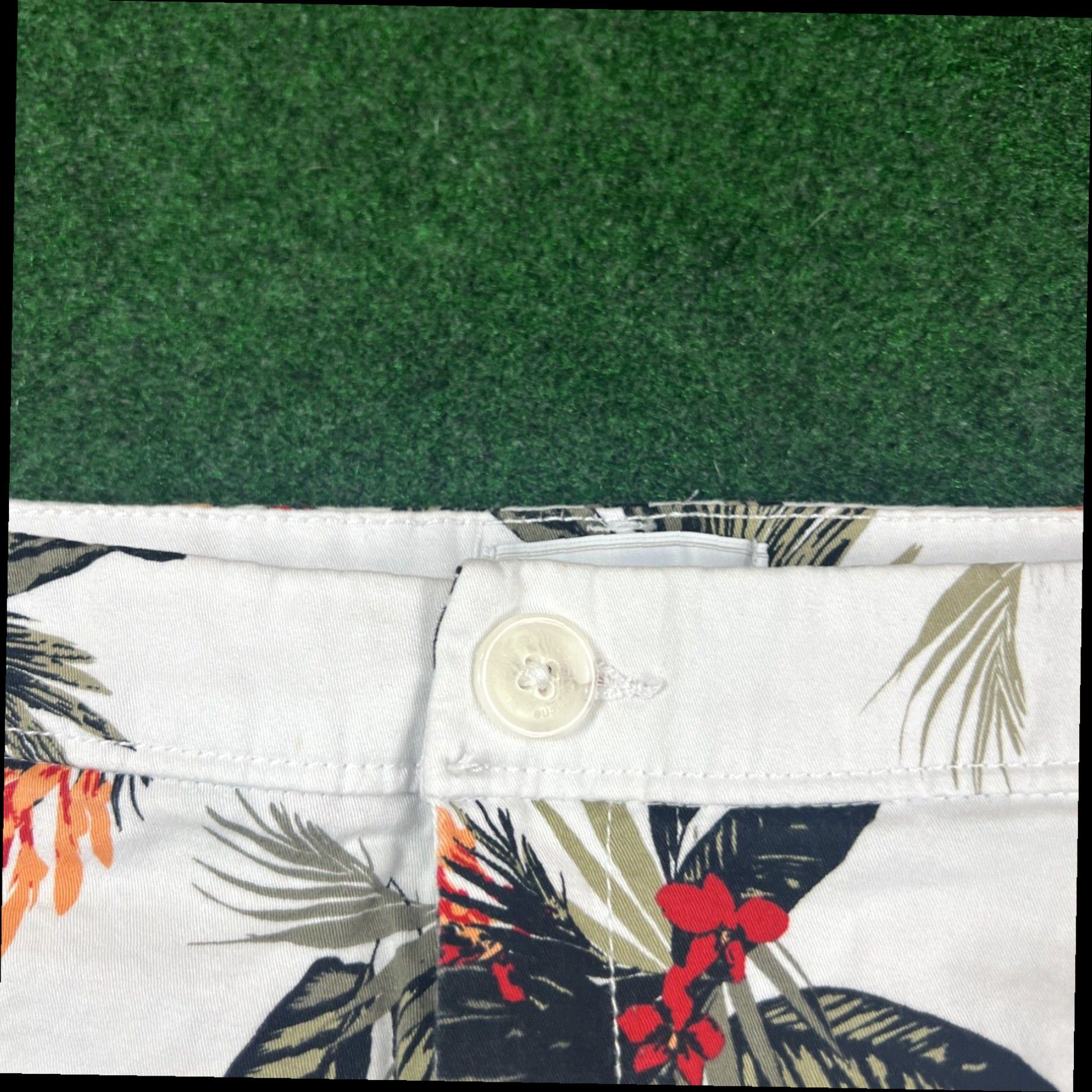Vintage Liz Claiborne Flower Print Shorts Size 14 Measures 35X5.5 Inches Size 36" / US 14 / IT 50 - 4 Thumbnail
