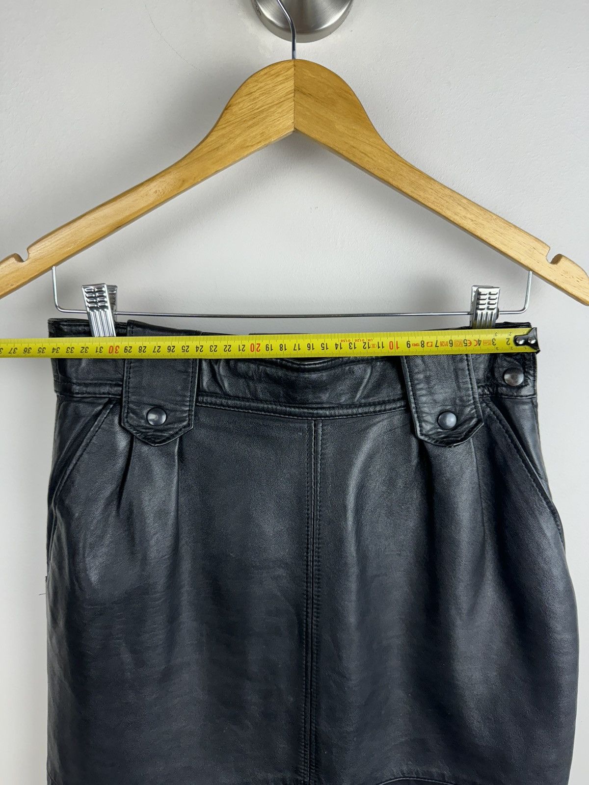 Leather × Yves Saint Laurent Vintage leather skirt Yves Saint Laurent original luxury Size 34" / US 12 / IT 48 - 5 Thumbnail