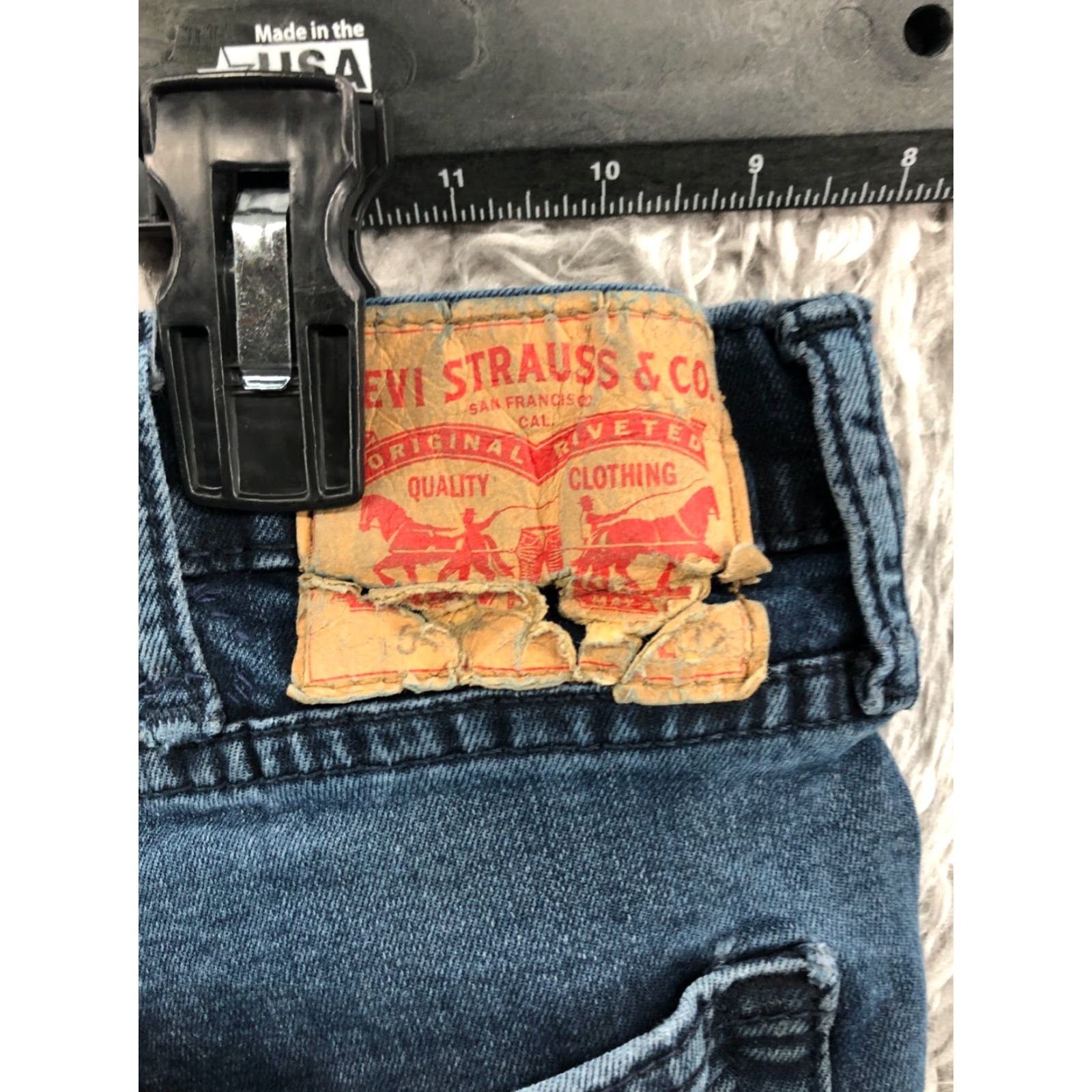 Levi's Levi's 540 Straight Jeans Mens 39x32 Mid Rise Medium Blue Denim Regular Waist 5-Pocket Style Jeans Size US 39 - 7 Thumbnail