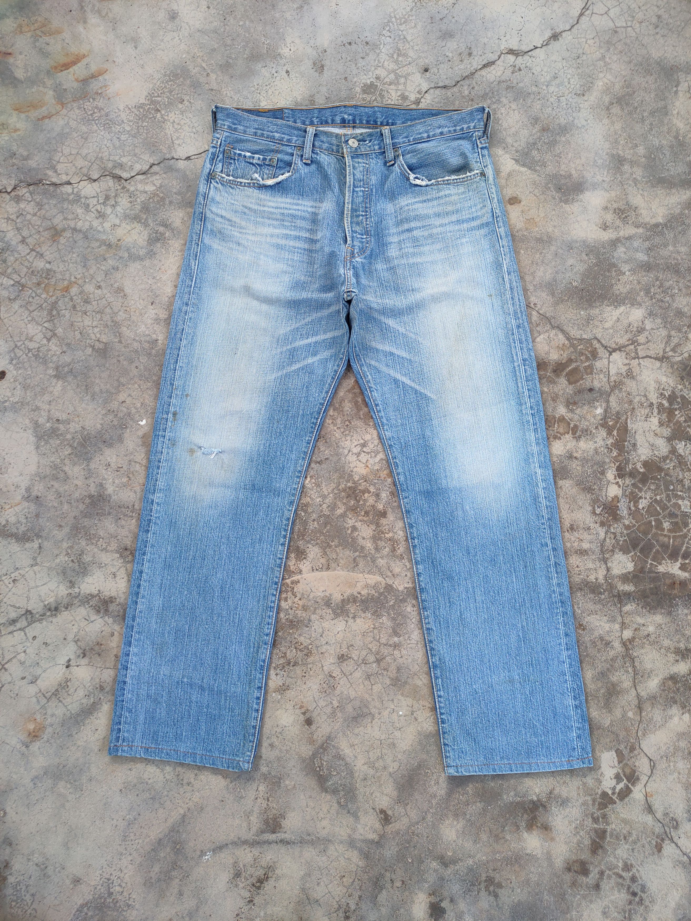 Levi's Vintage Clothing VINTAGE LEVI'S 501 04' FADED RIPPED JEANS DENIM PANTS Size US 35 - 2 Thumbnail