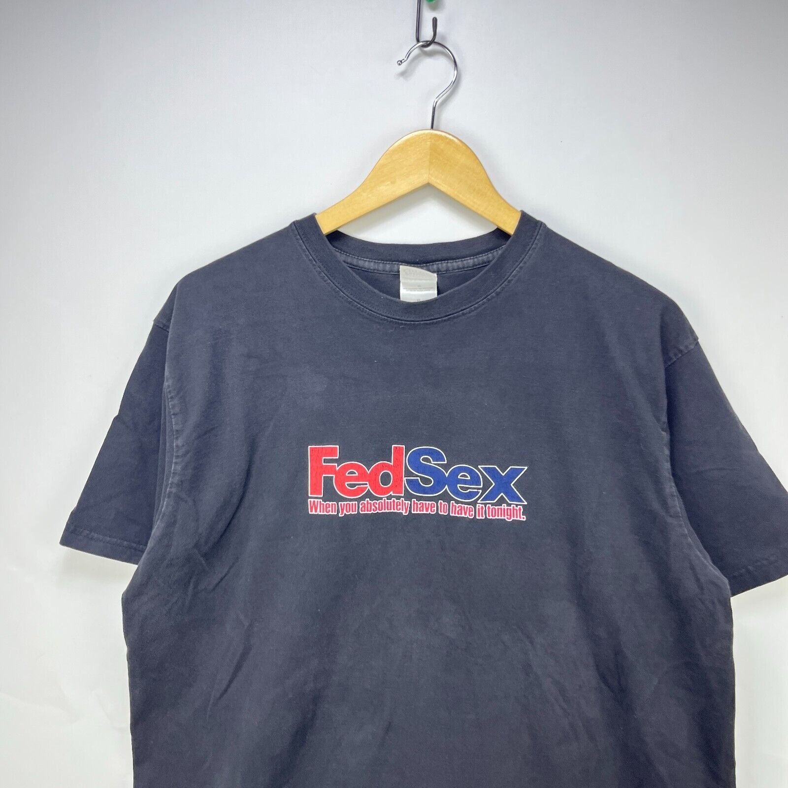 Vintage Vintage Y2K Fed Sex Sun Faded FedEx T Shirt XL Humor Funny Size US XL / EU 56 / 4 - 2 Thumbnail