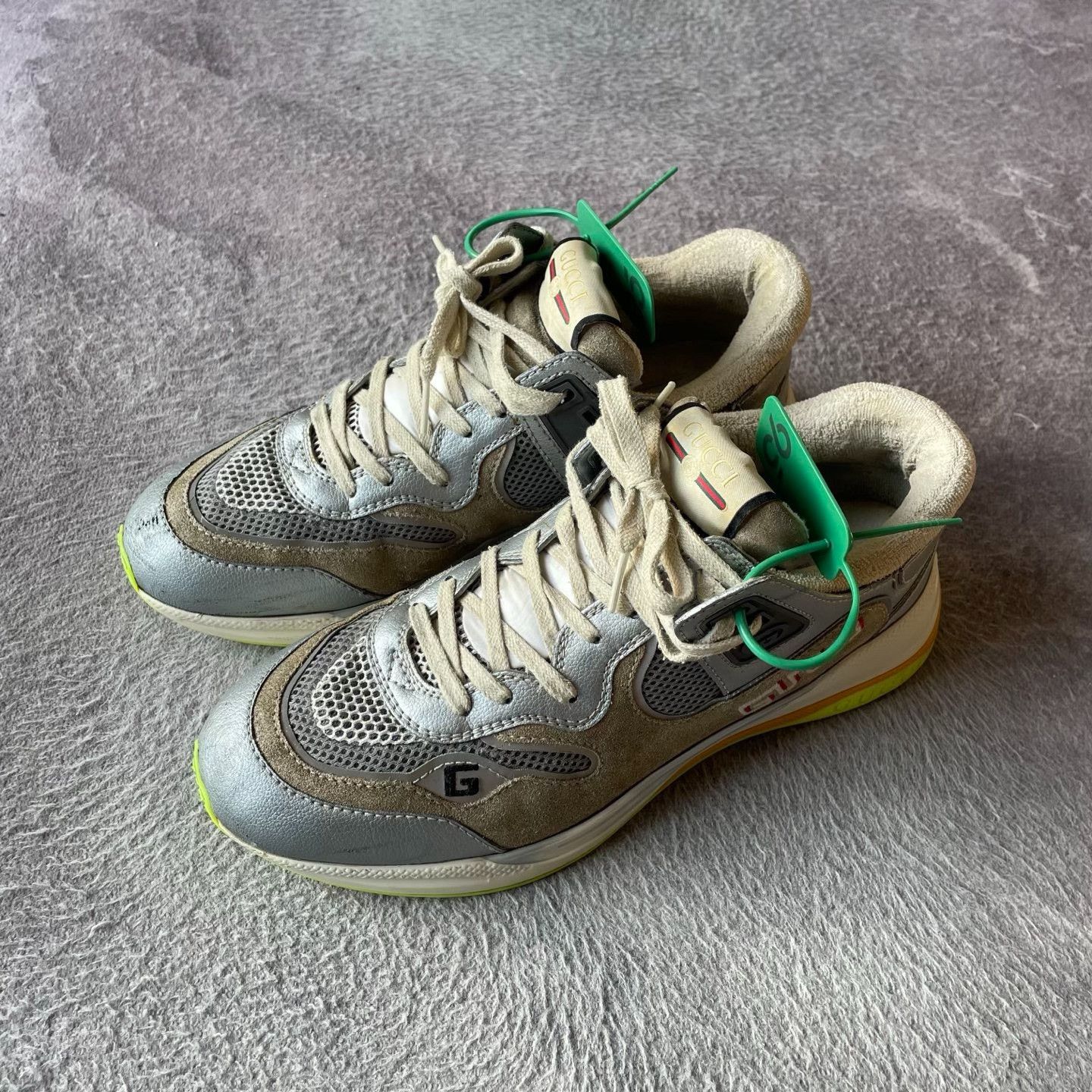 Gucci Gucci Silver Lowtop Sneakers 42 Men Size US 9 / EU 42 - 1 Thumbnail