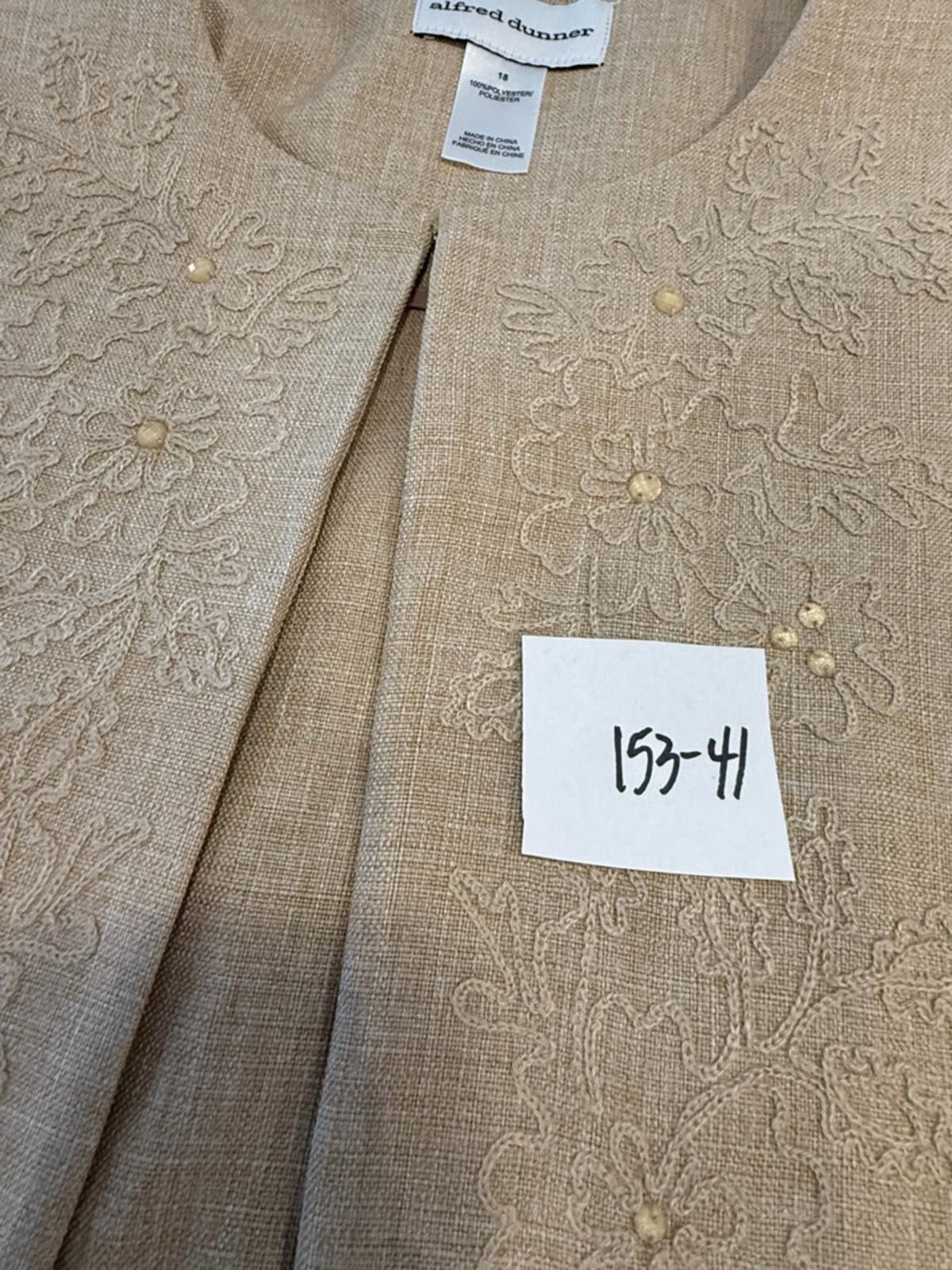 Other Alfred Dunner La Dolce Vita tan pants suit set mixed sizing Size M / US 6-8 / IT 42-44 - 12 Thumbnail