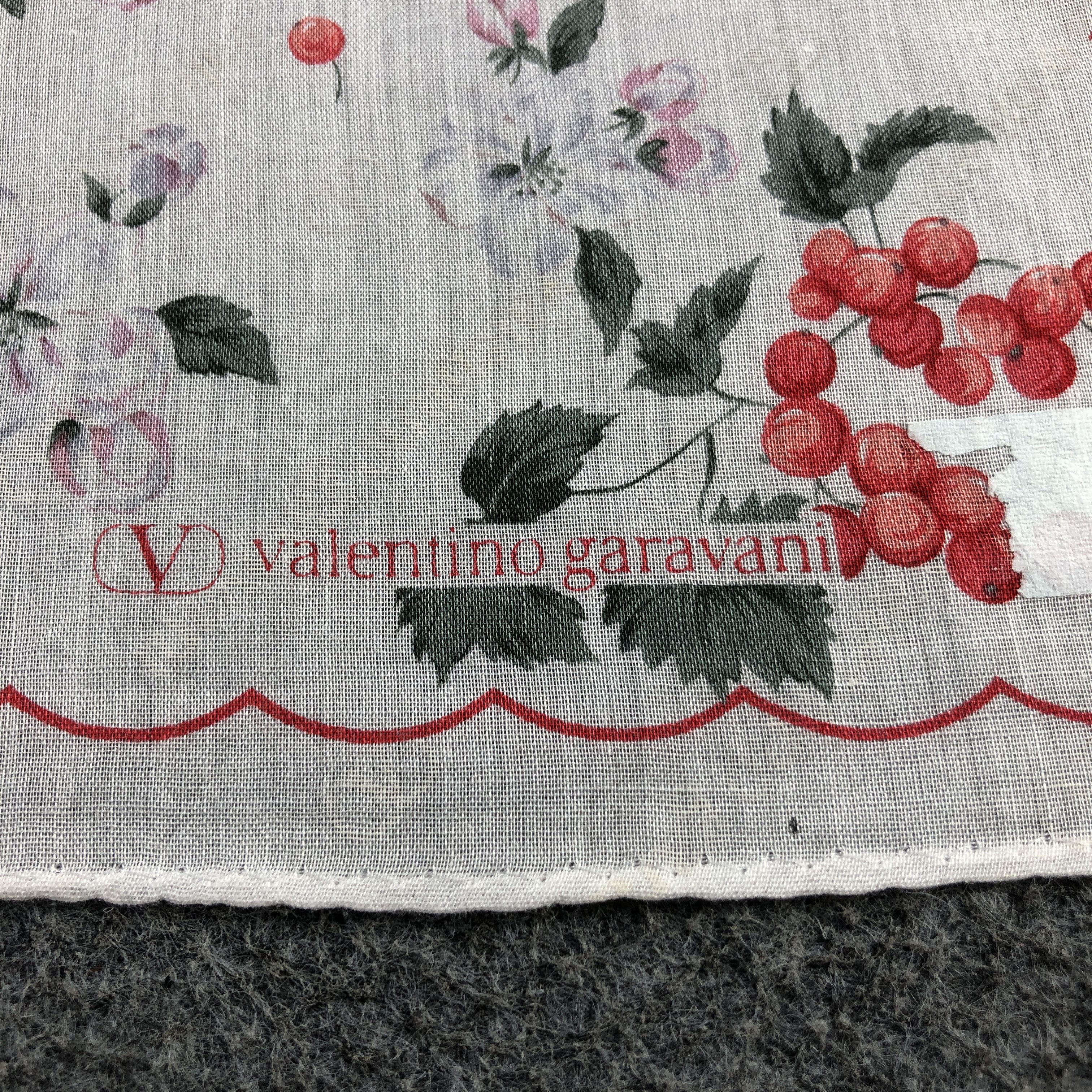 Vintage ValenTINO GarAVANI Handkerchief Neckerchief Bandana H2664 Size ONE SIZE - 4 Thumbnail