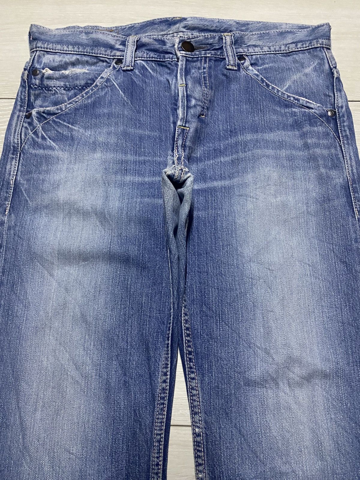 Vintage Japanese Brand Faded Wash Distressed Slim Straight